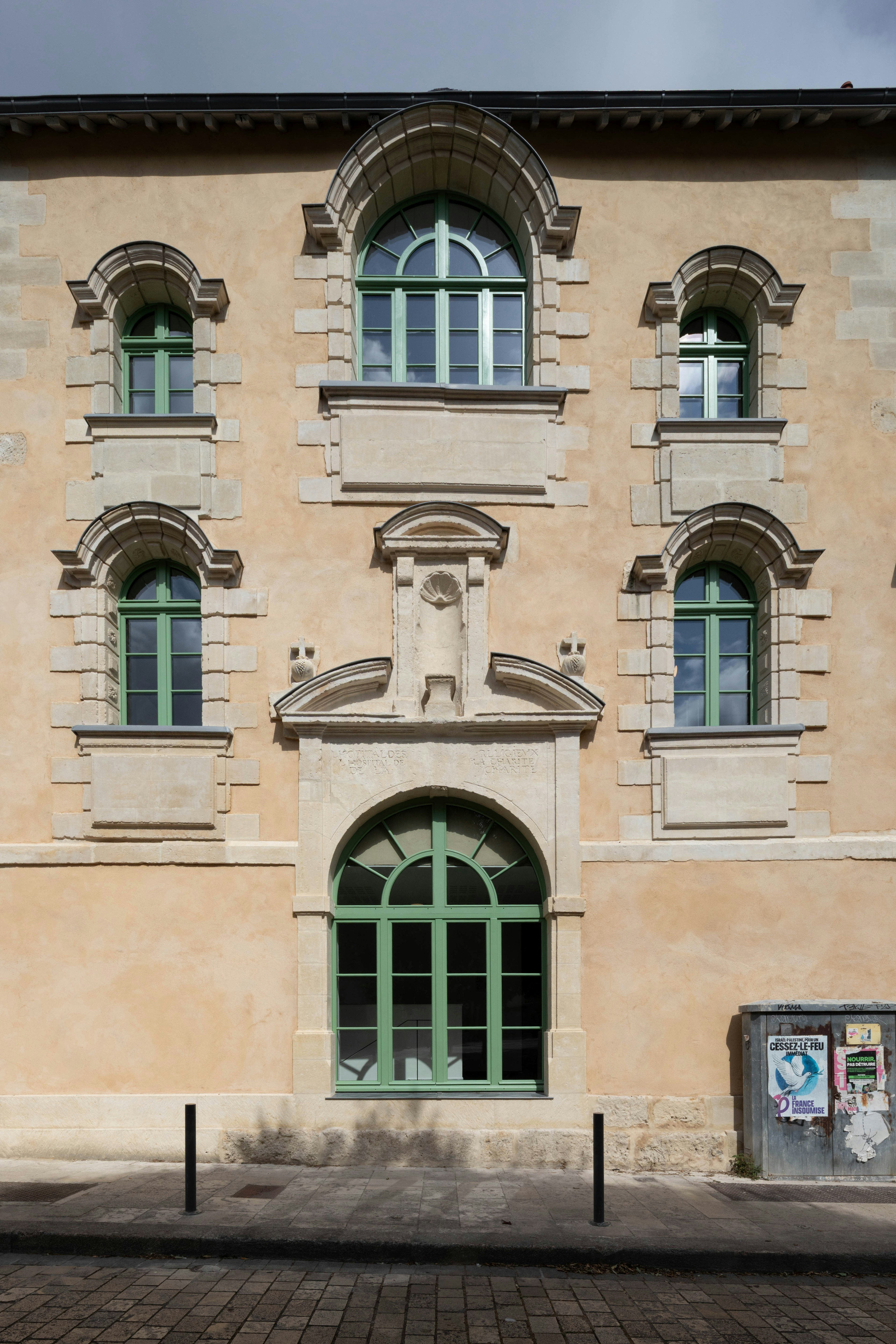 arch, architecture, city, window, urban, building, house, housing, villa, gothic arch