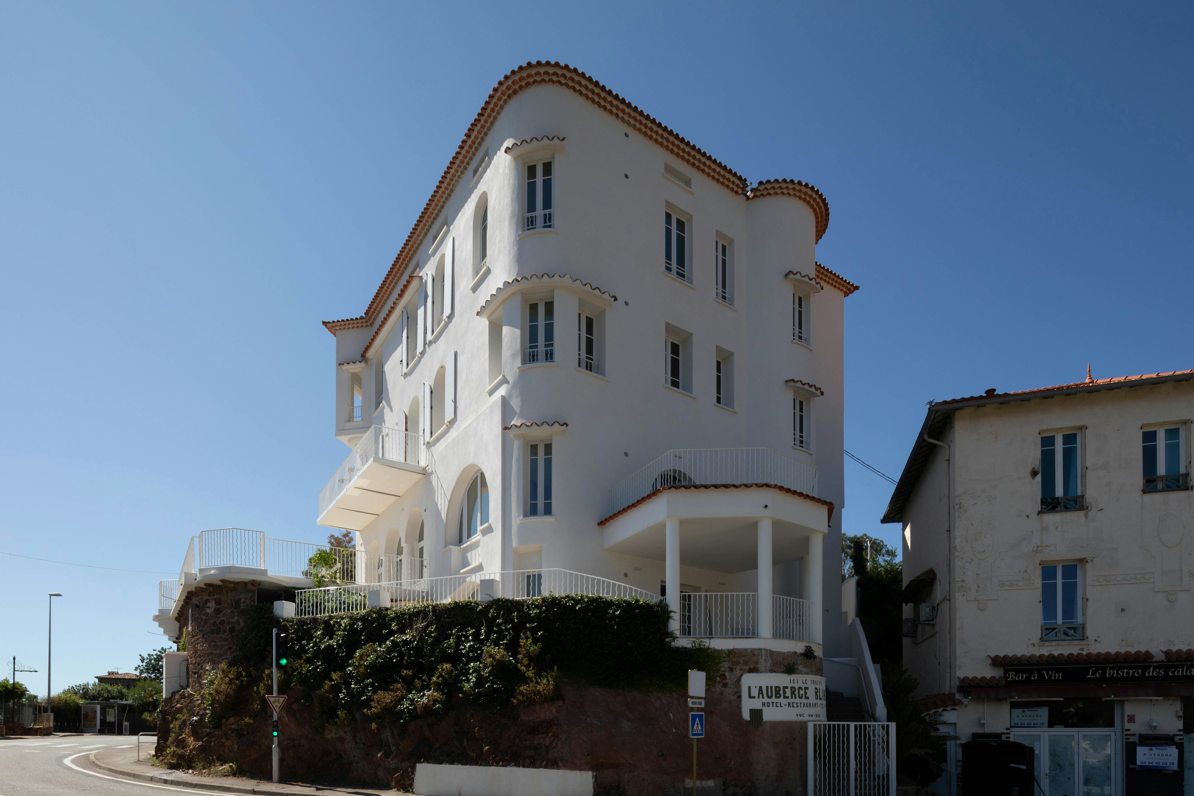 housing, villa, city, condo, monastery, apartment building, high rise, urban, hotel, neighborhood
