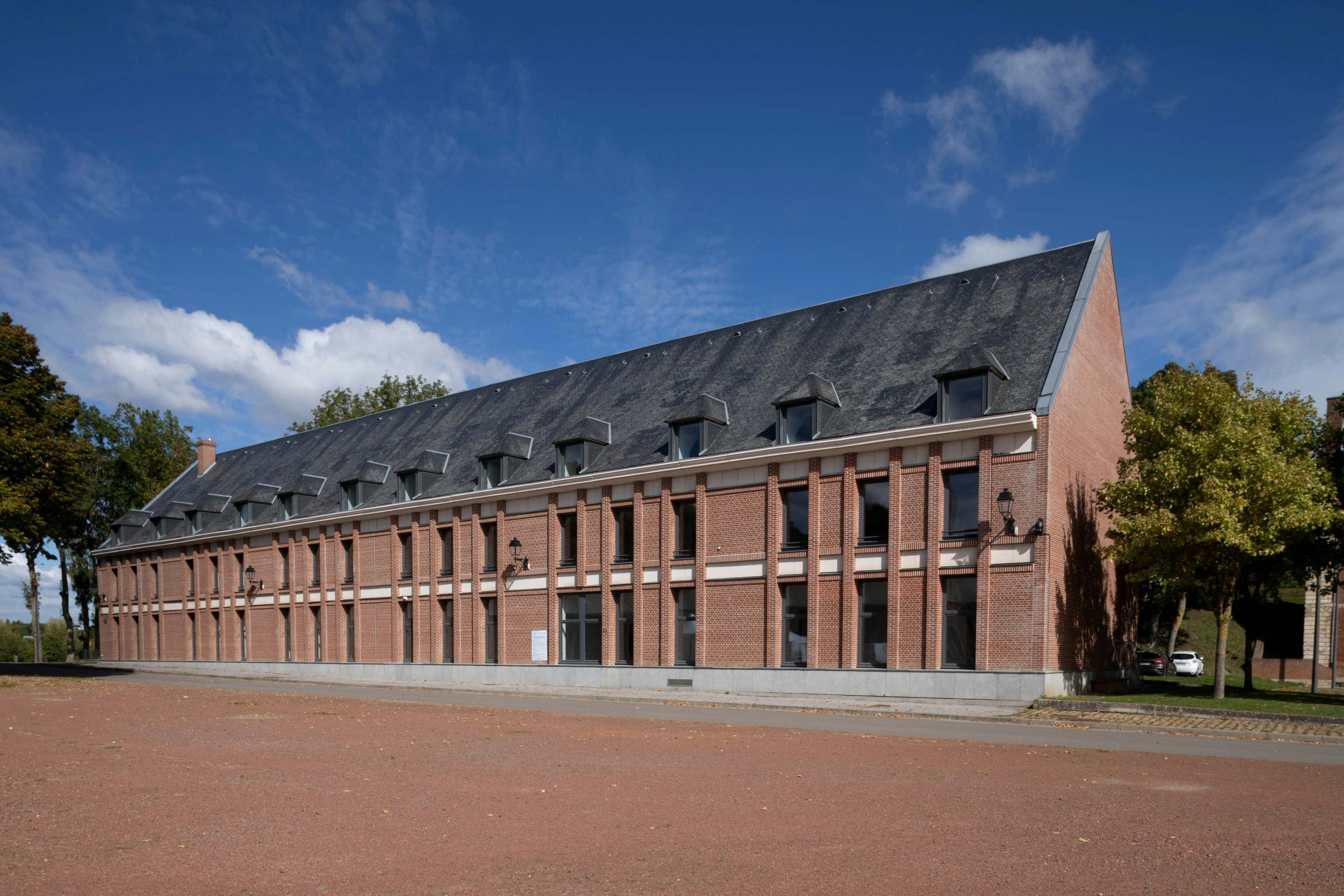 car, transportation, vehicle, architecture, building, office building, housing, city, outdoors, house