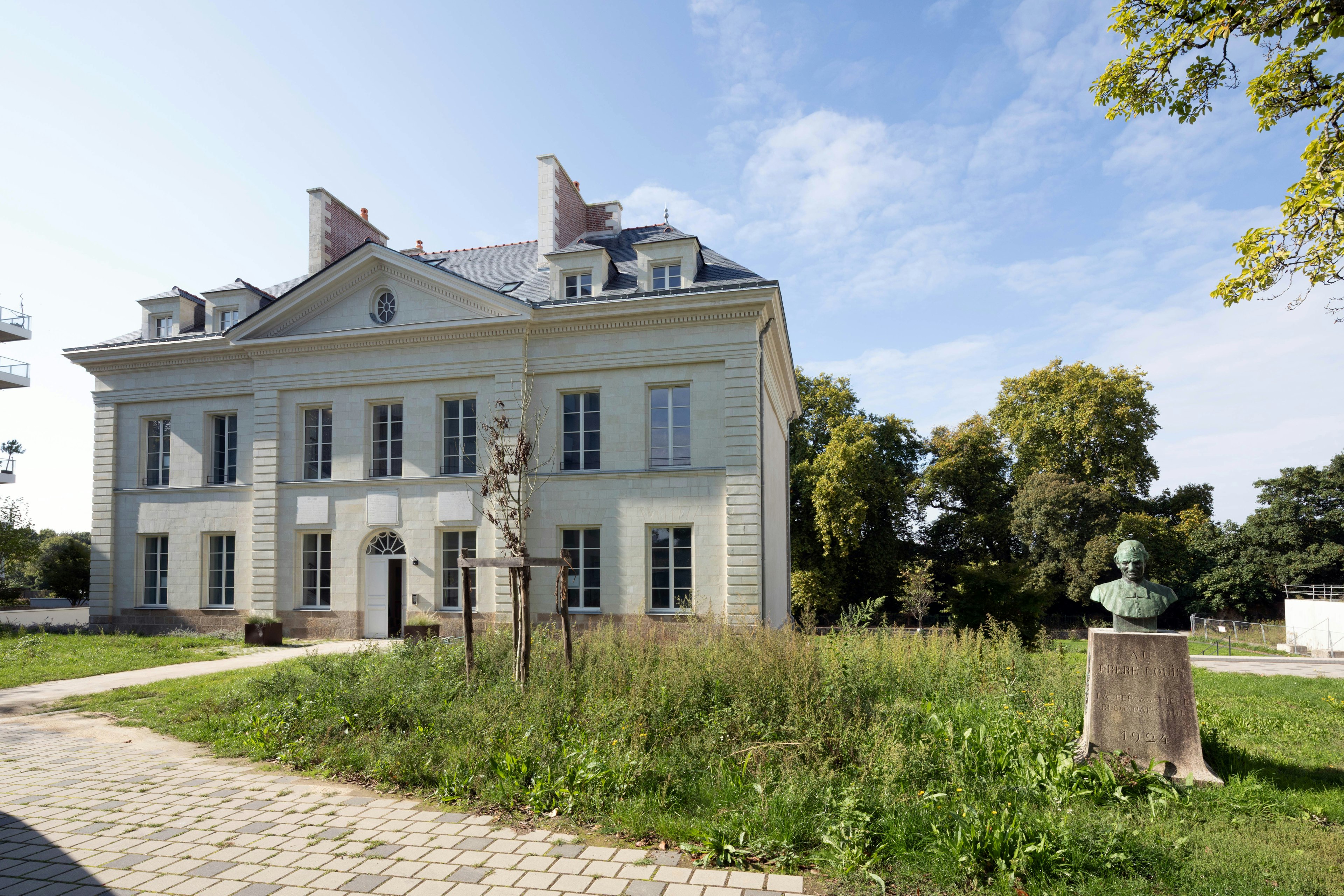 architecture, building, housing, plant, tree, person, house, manor, villa
