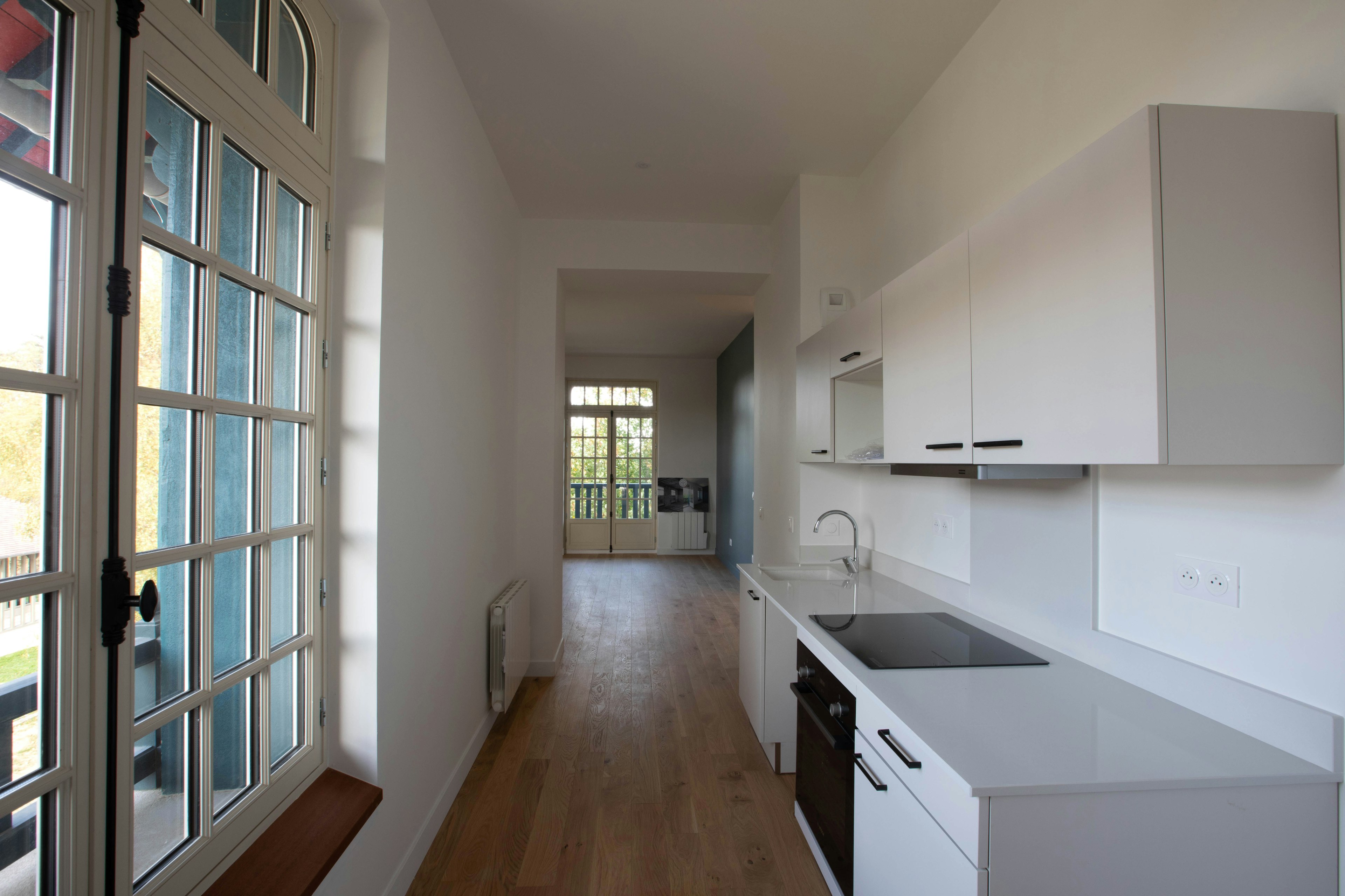 indoors, interior design, sink, sink faucet, kitchen, cooktop, corner, building, housing, door