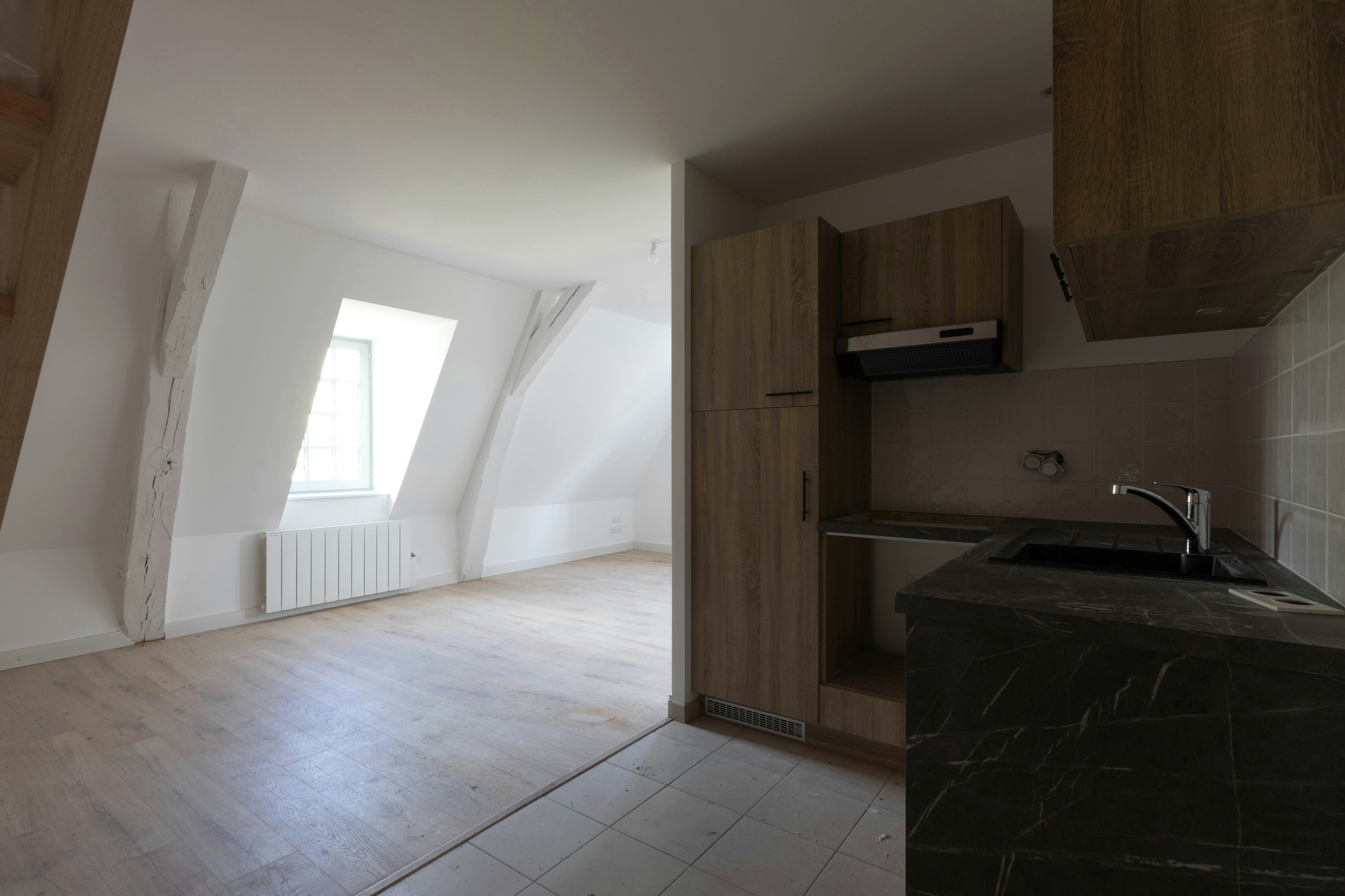 house, housing, indoors, loft, interior design, corner, sink faucet, penthouse, floor, flooring