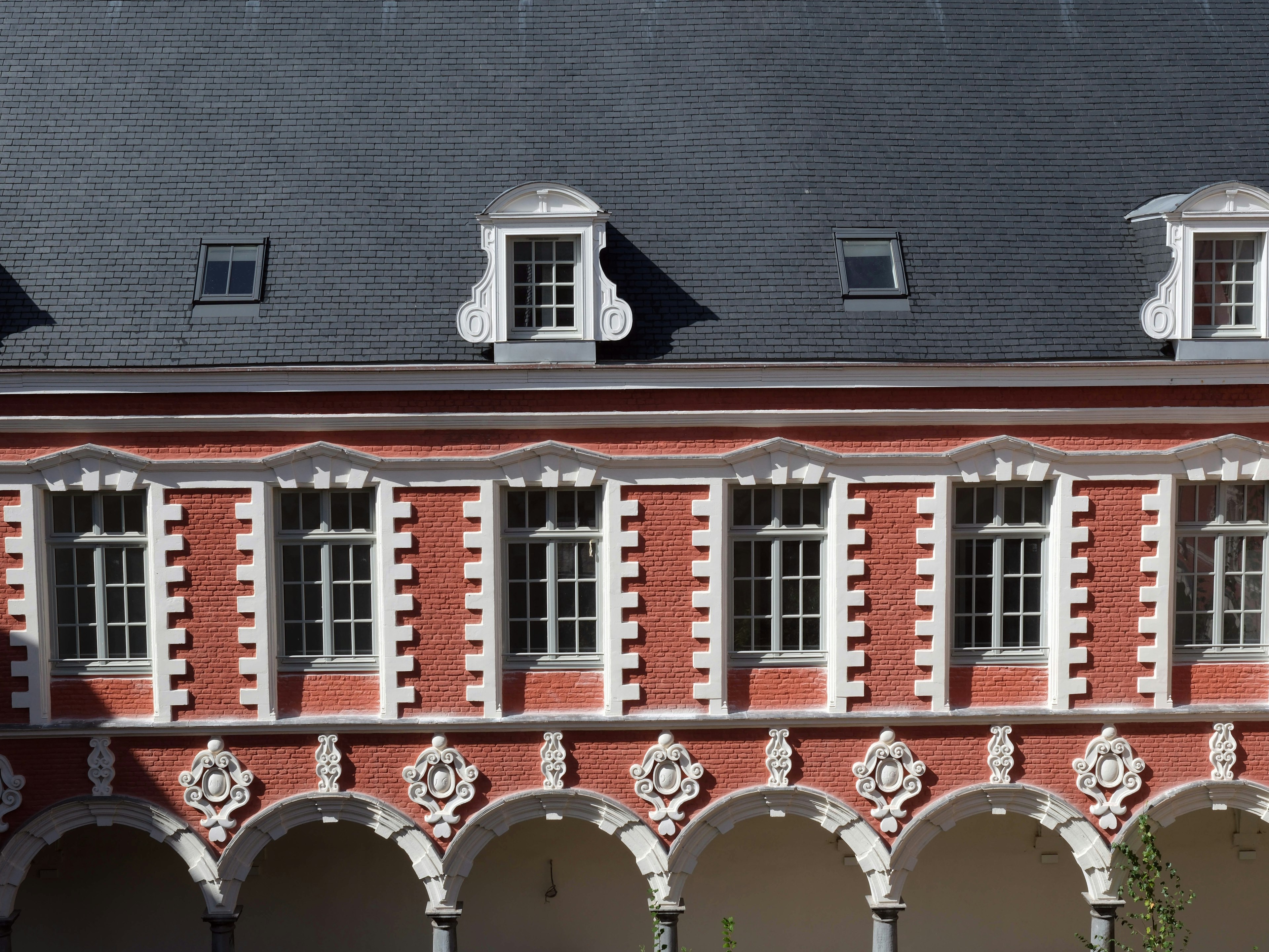 arch, architecture, building, house, housing, villa, urban, city, window, condo