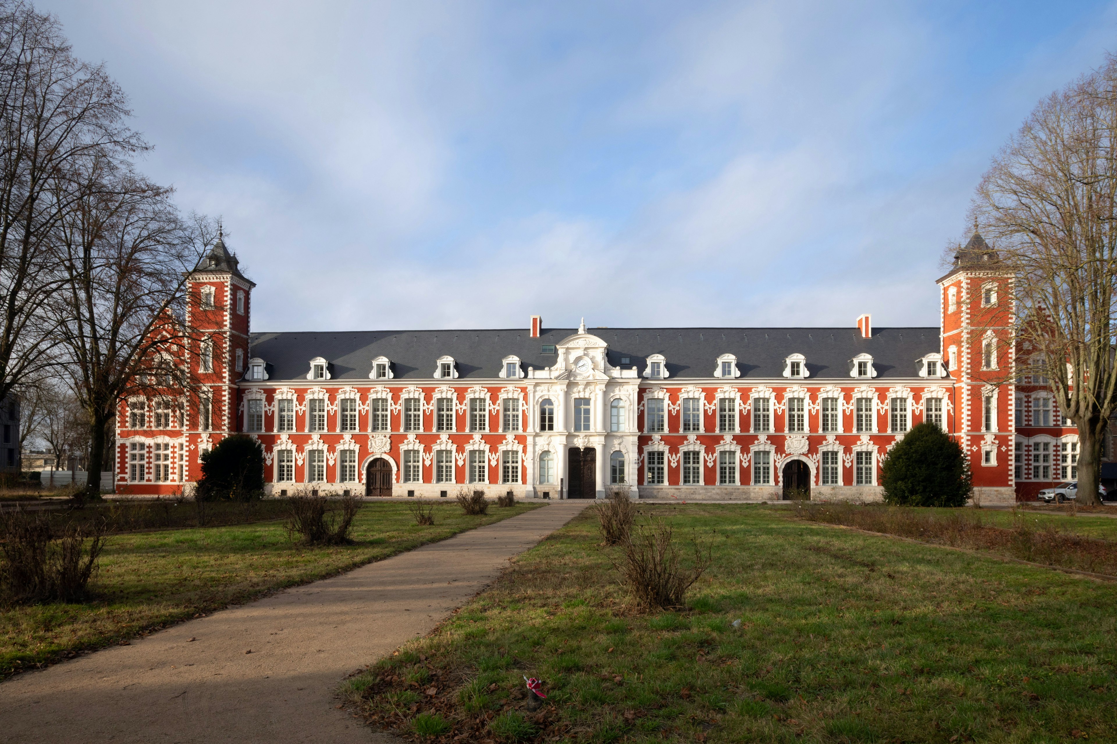 architecture, building, housing, car, transportation, vehicle, house, manor, college, campus
