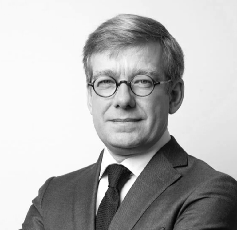 face, head, person, photography, portrait, formal wear, tie, adult, male, man