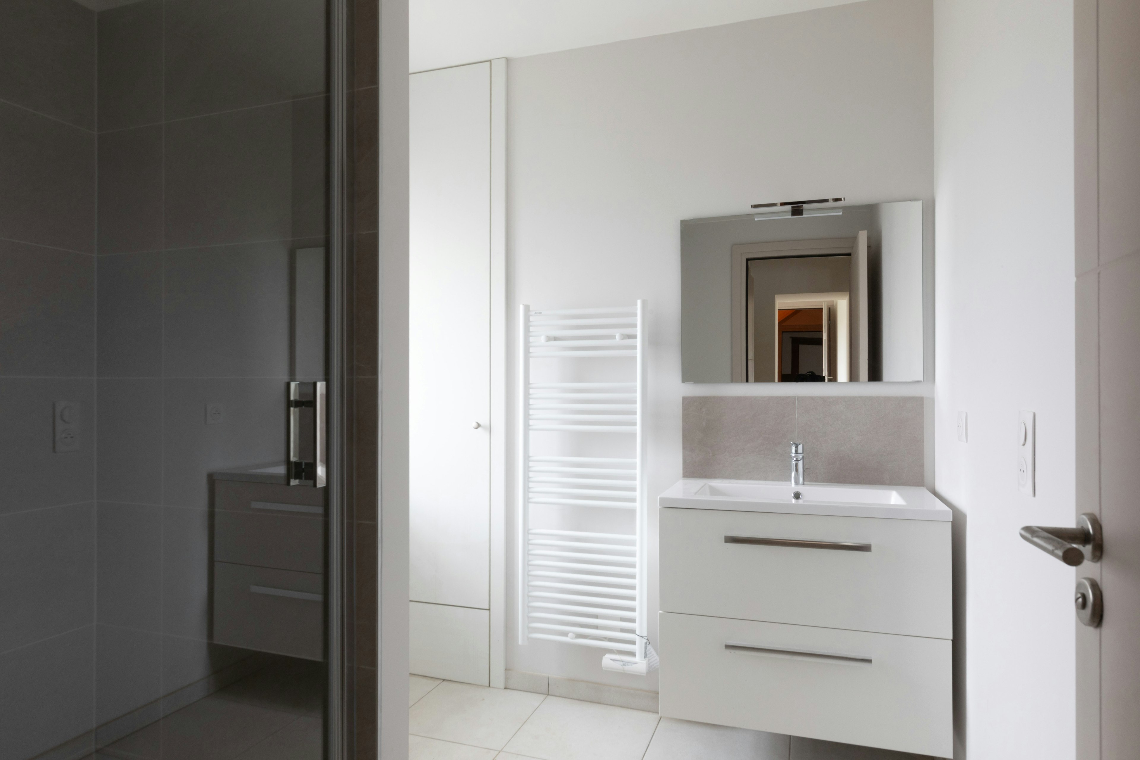 corner, sink, sink faucet, indoors, interior design