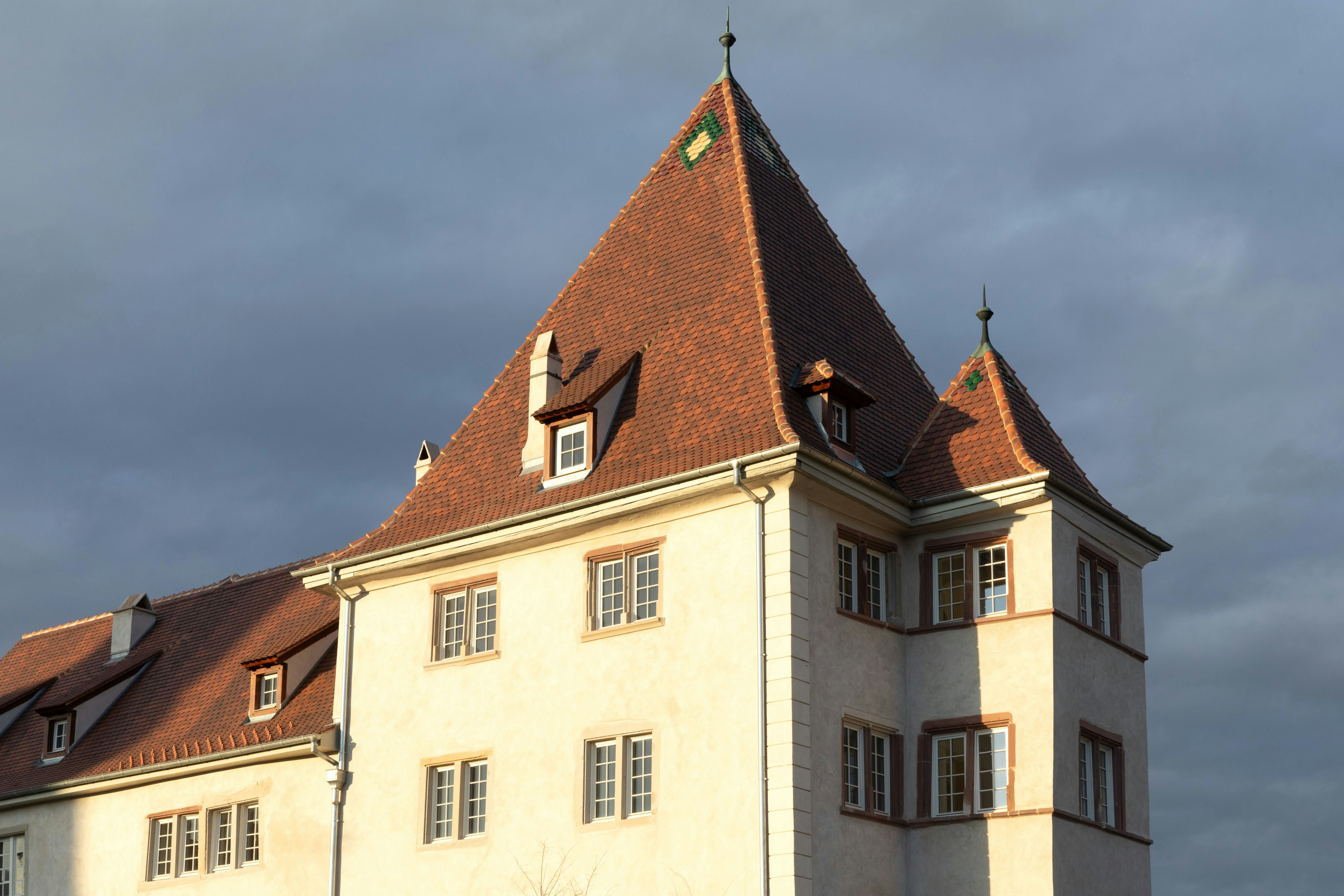 building, spire, tower, clock tower, monastery, city, housing, house, villa, roof