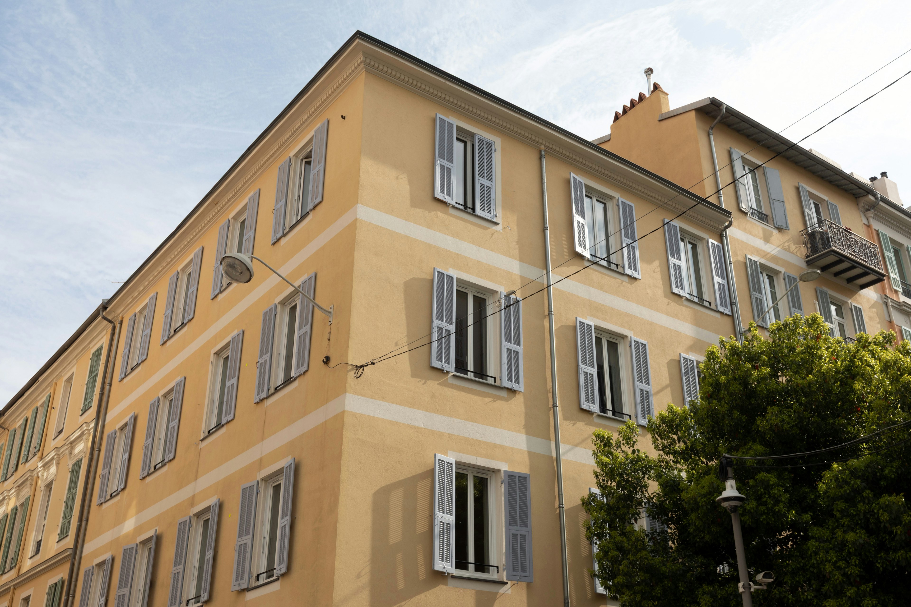 apartment building, building, city, high rise, urban, condo, housing, corner, office building, window