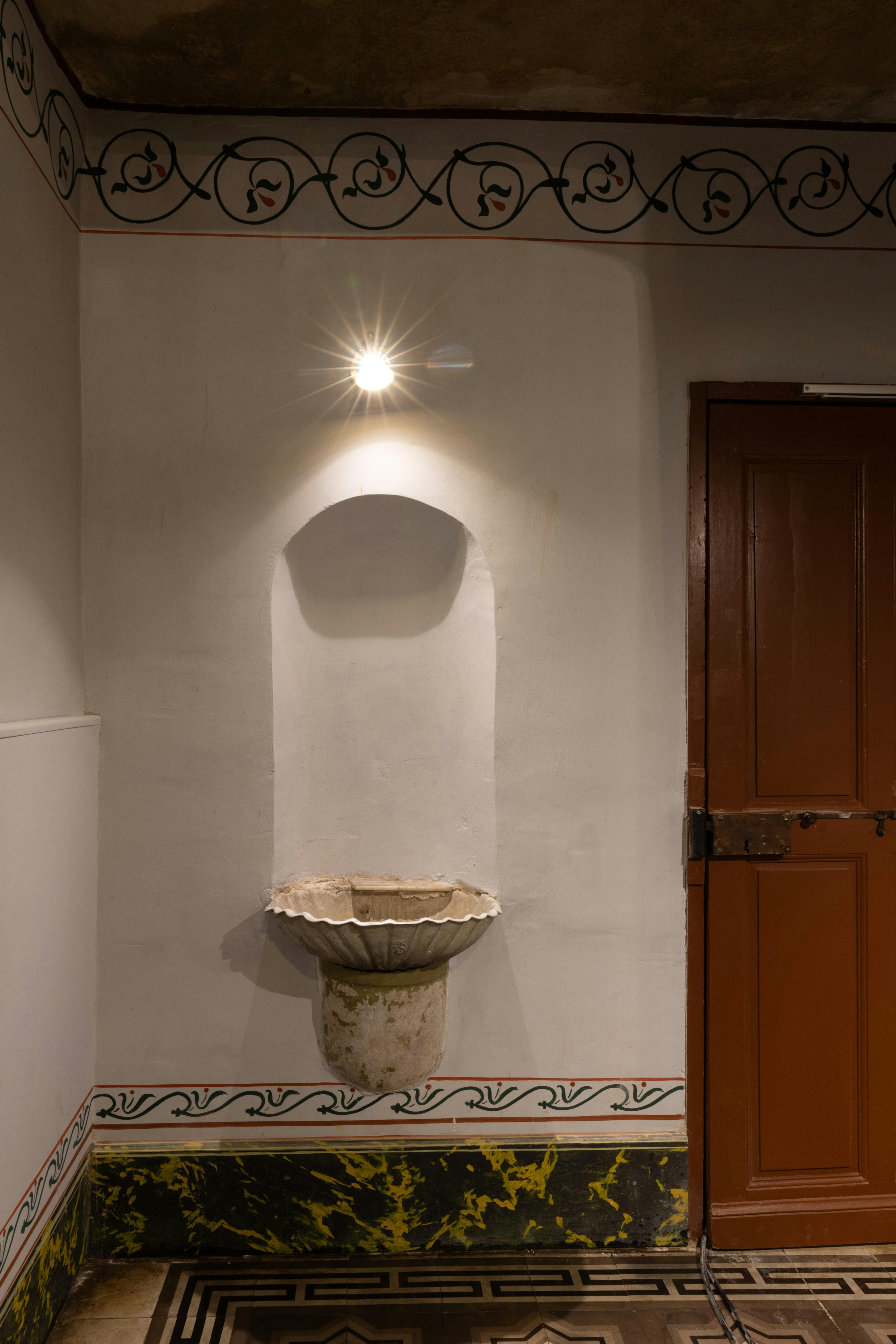 sink, sink faucet, lighting