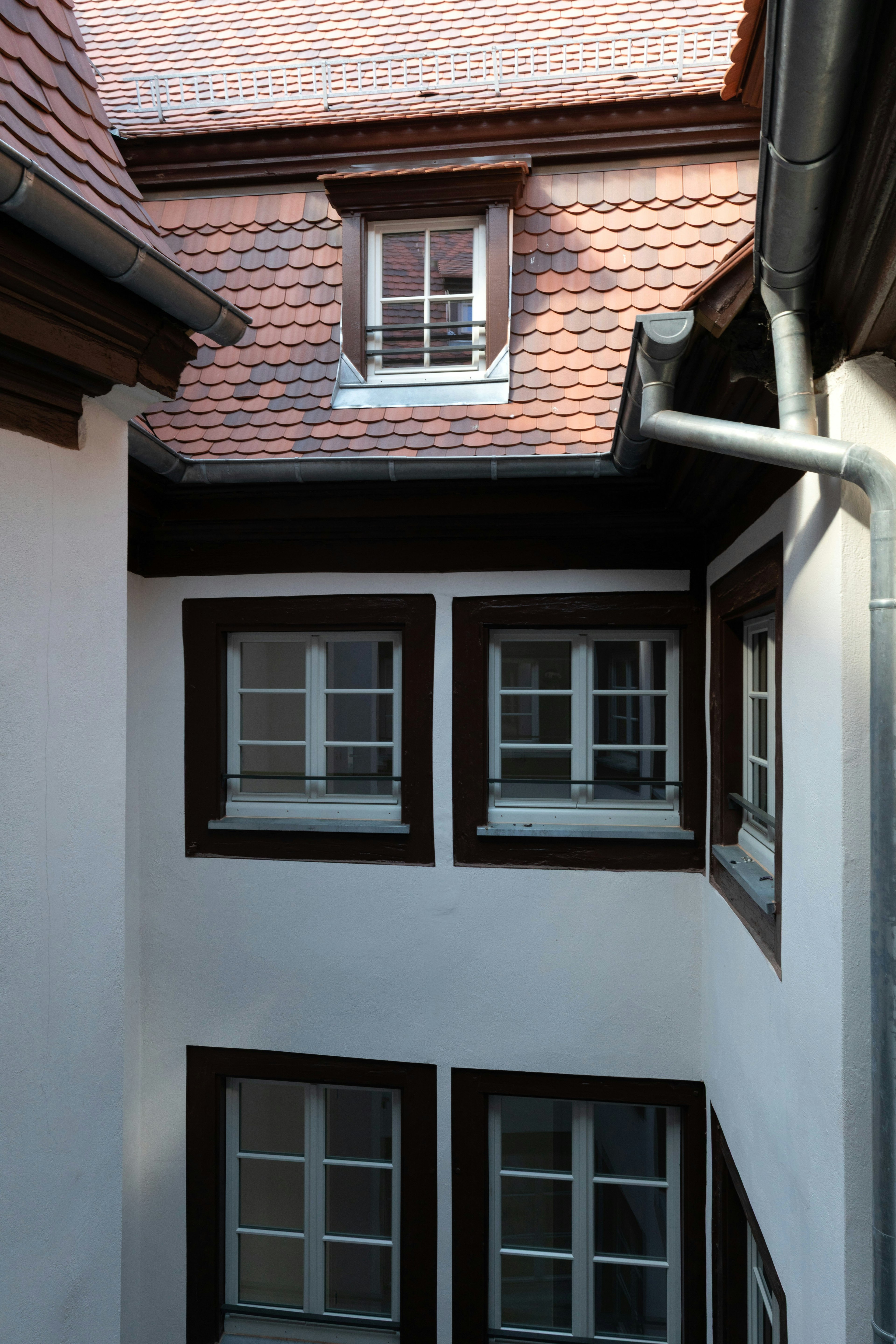 architecture, building, house, housing, roof, window, bay window