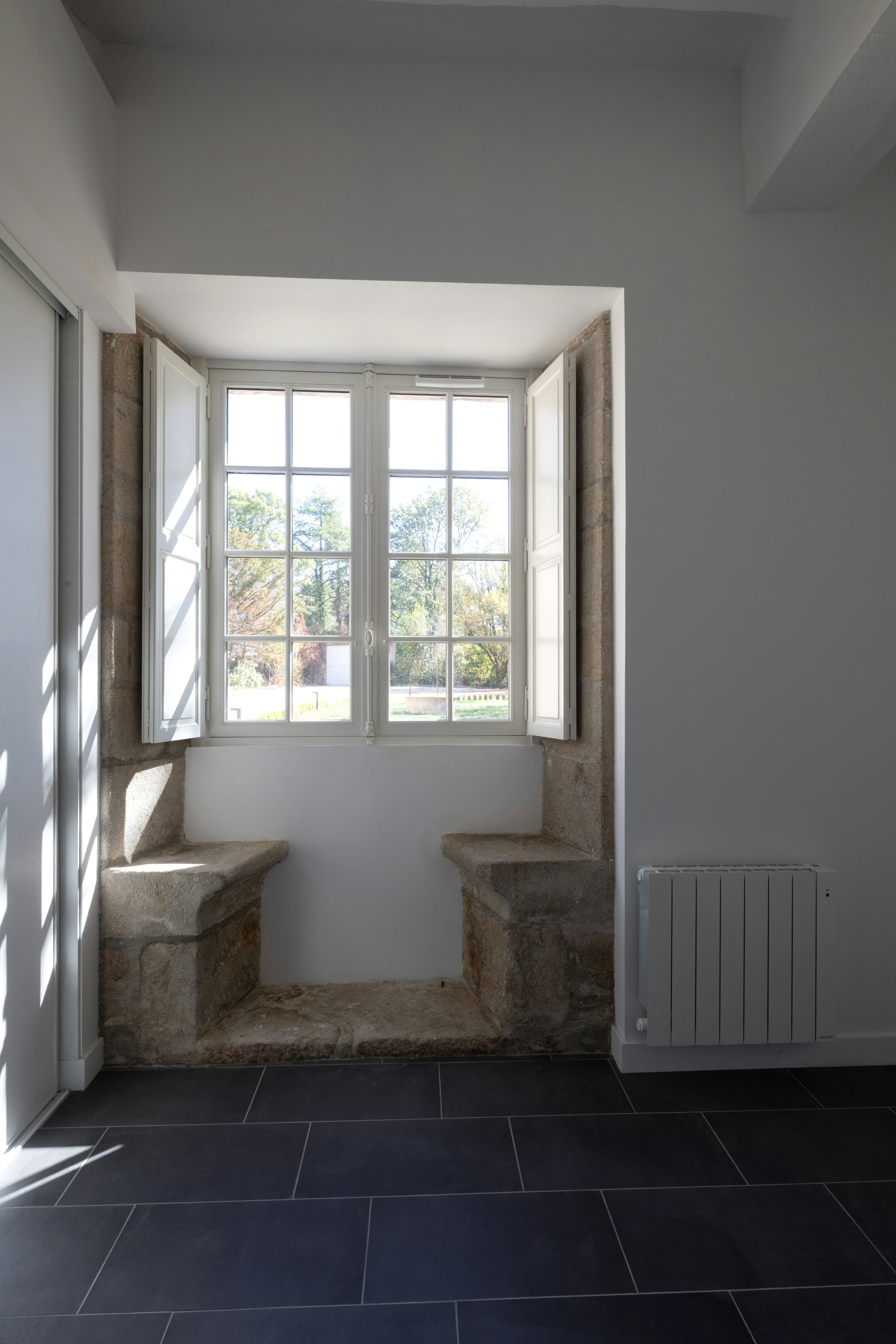 corner, window, floor, windowsill, flooring