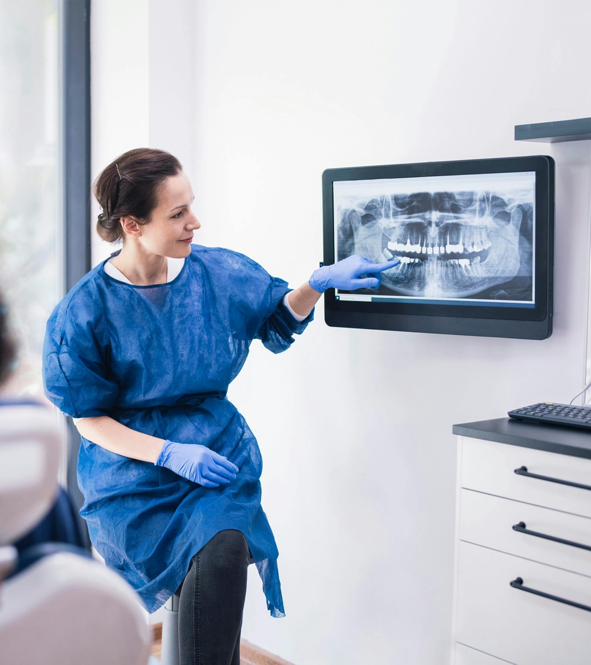 nurse explaining x-ray