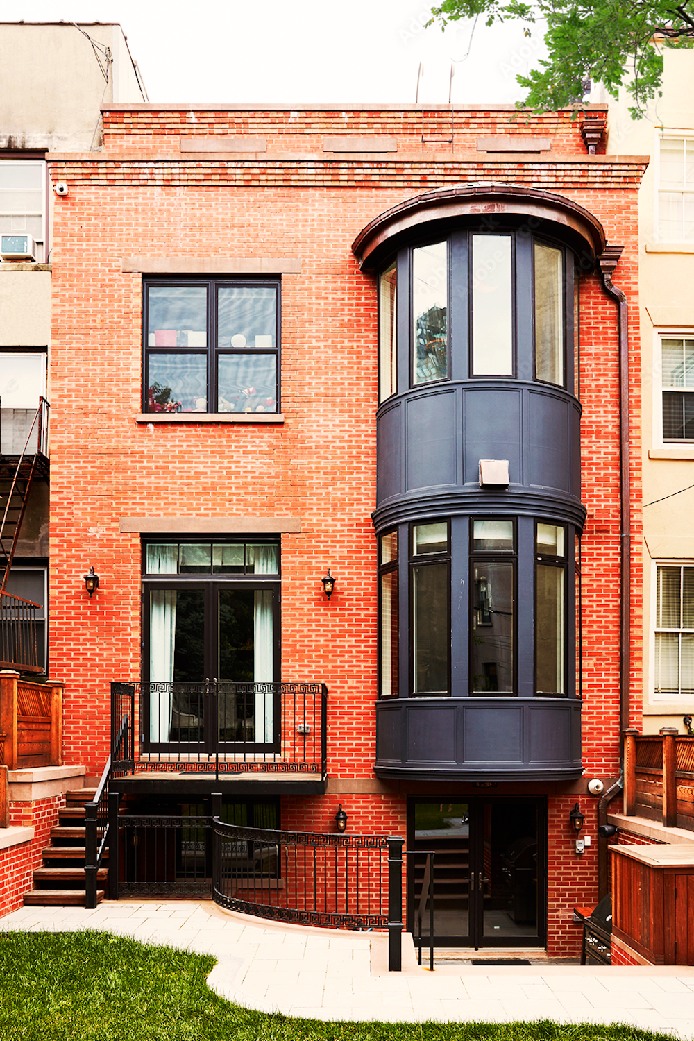 PAULUS HOOK BROWNSTONE