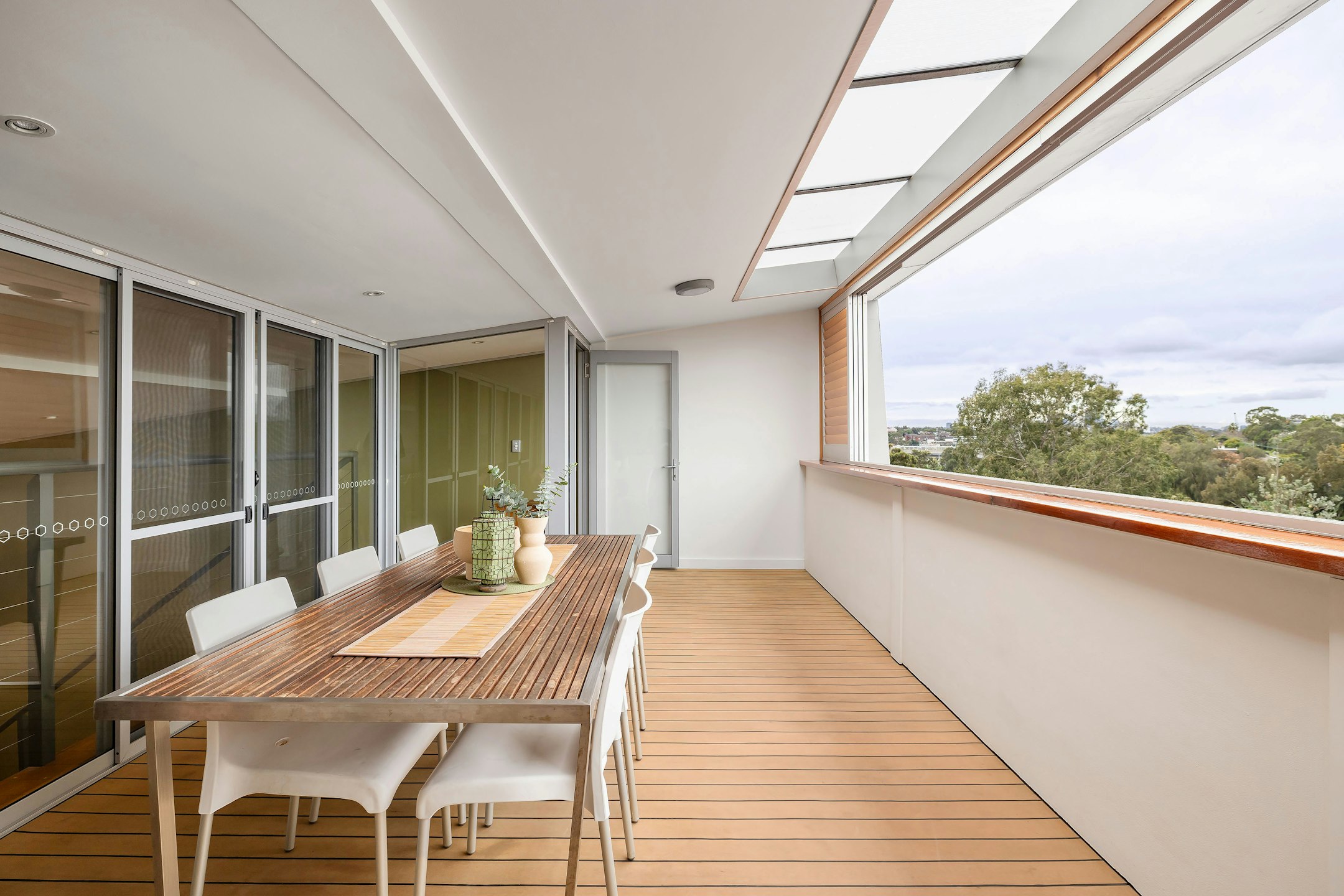 balcony