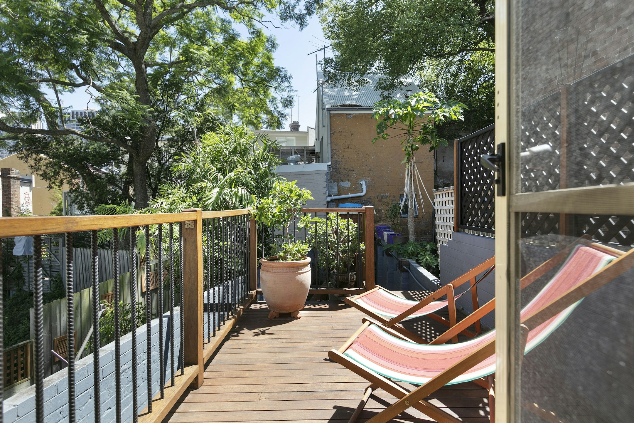 balcony