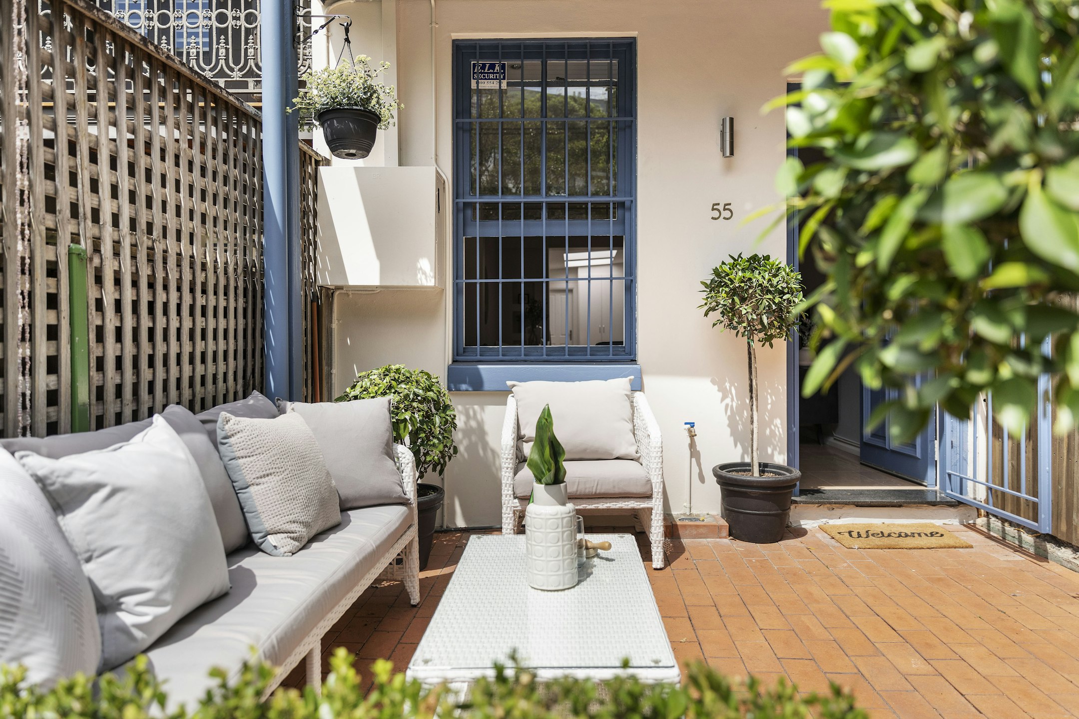 balcony