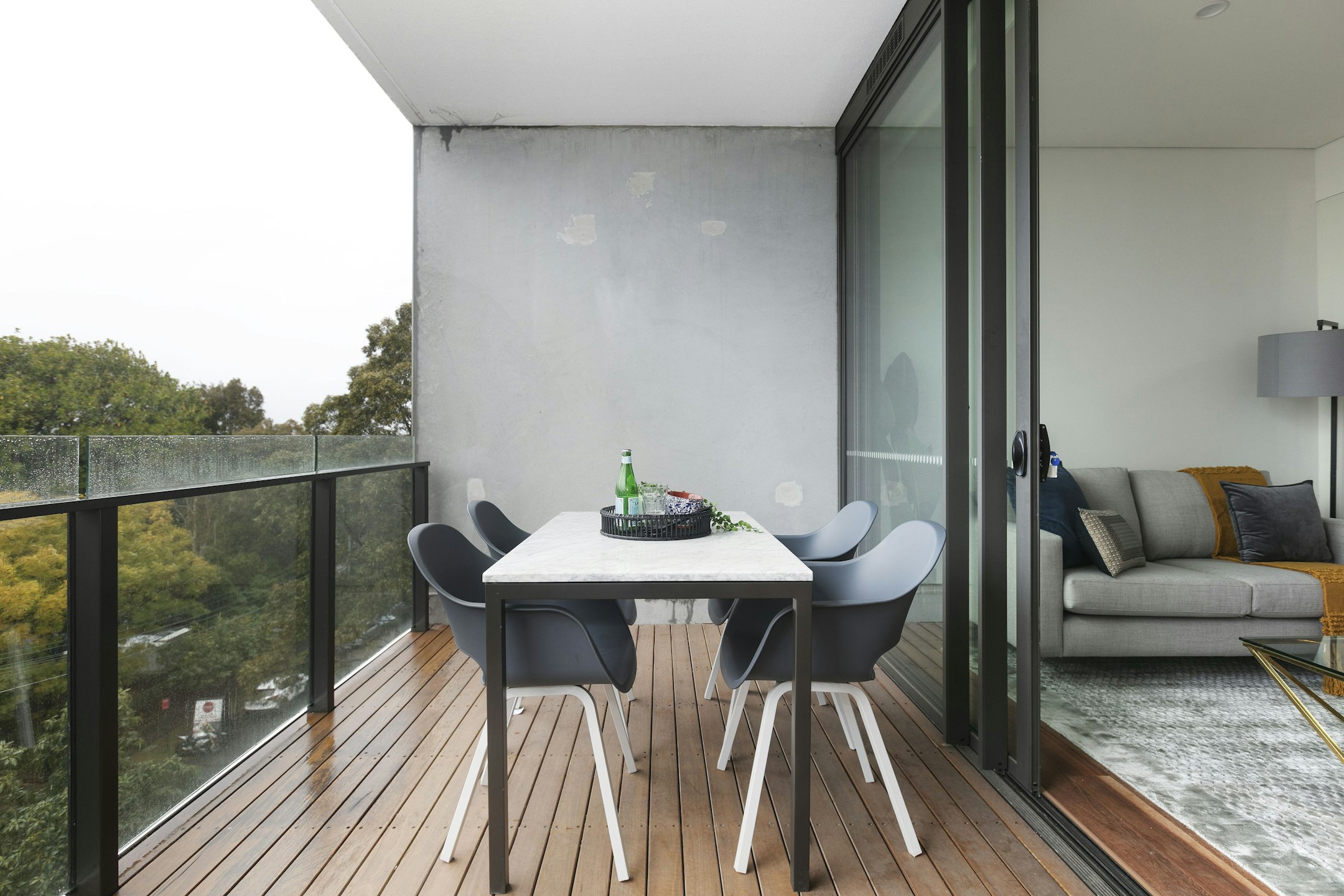 balcony
