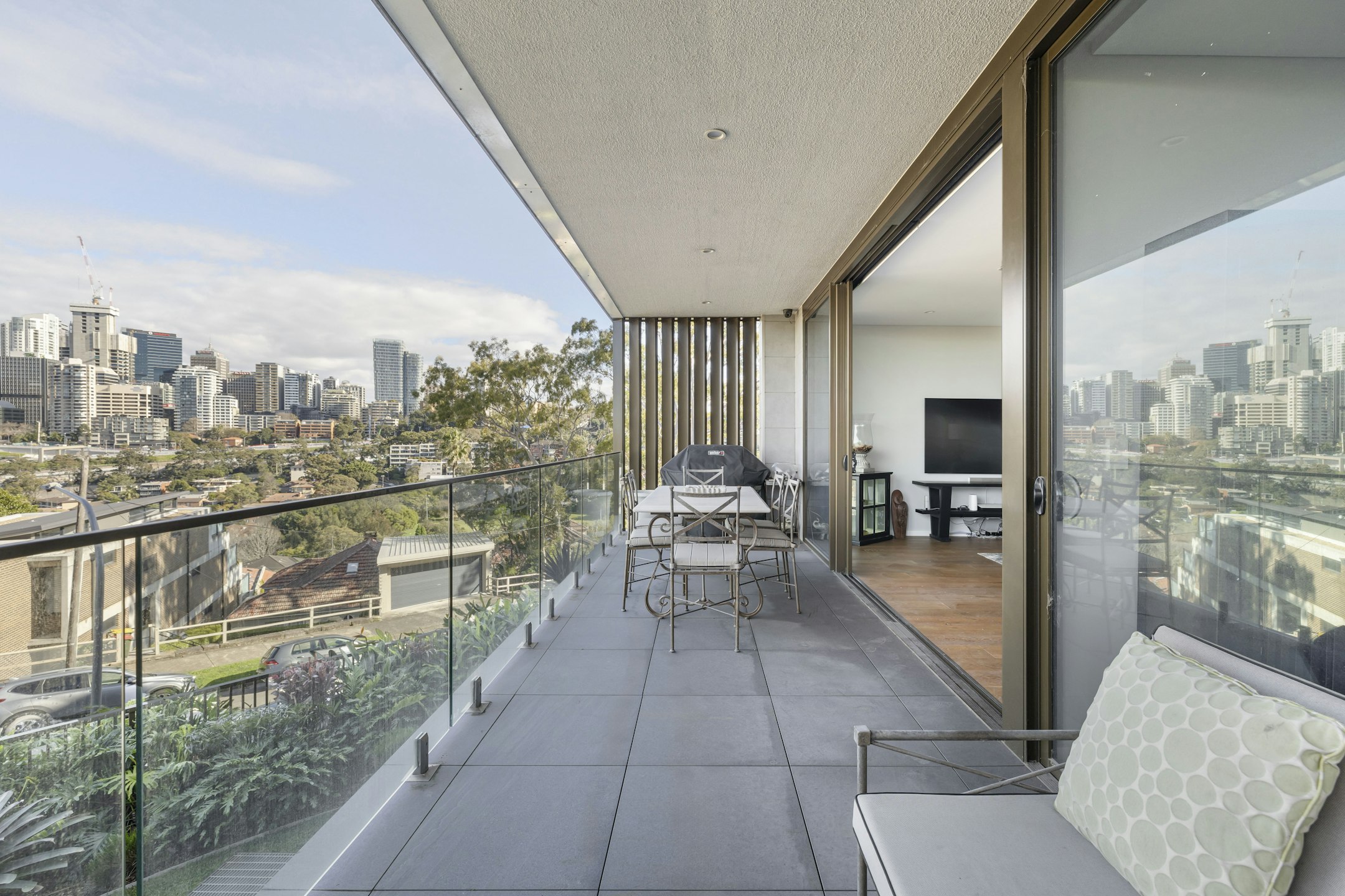 balcony