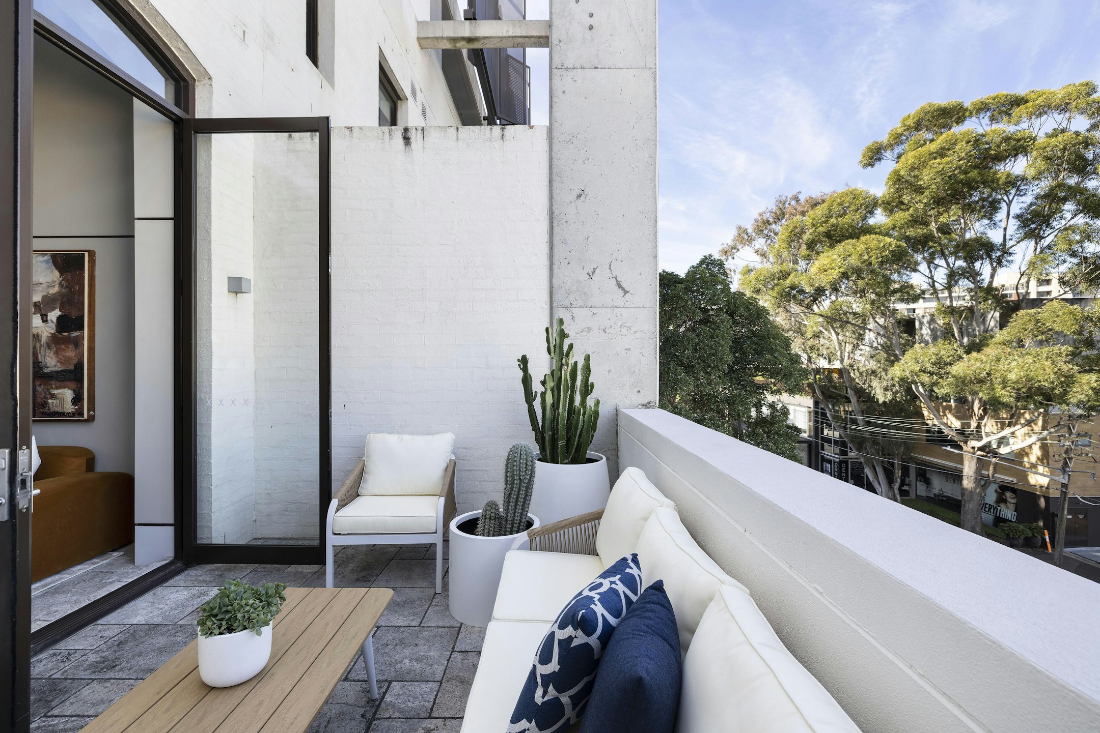 balcony