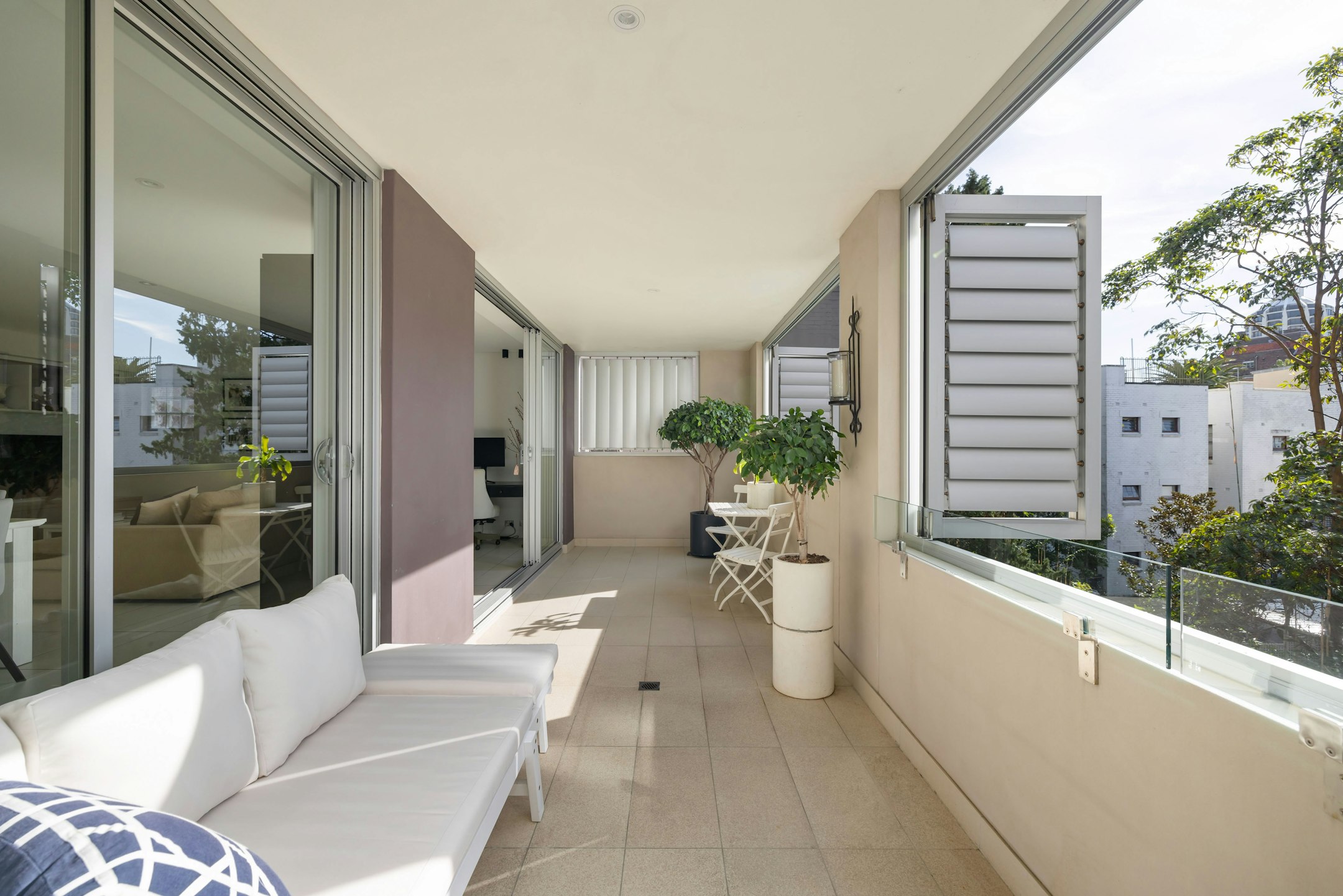 balcony