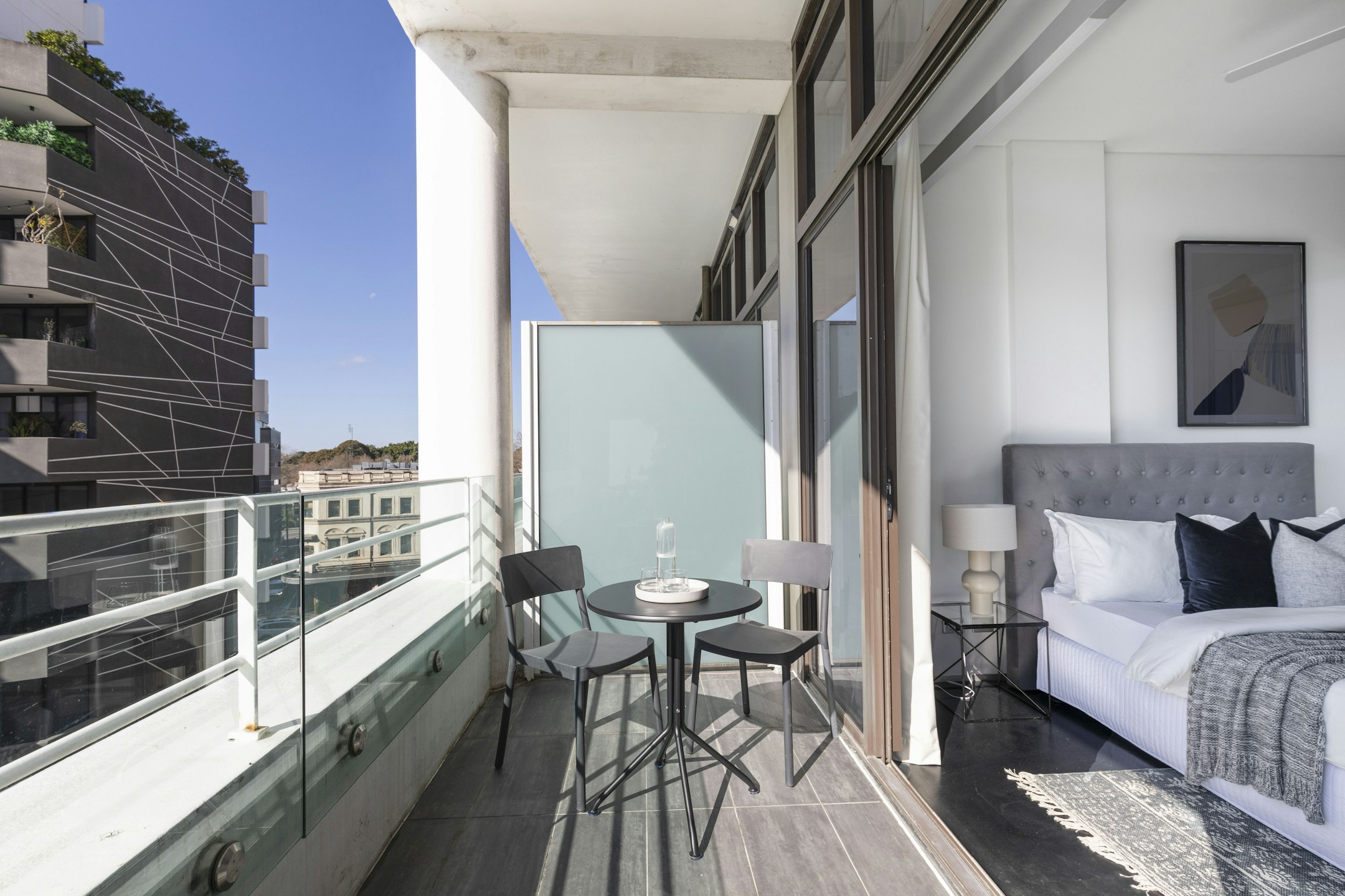 balcony