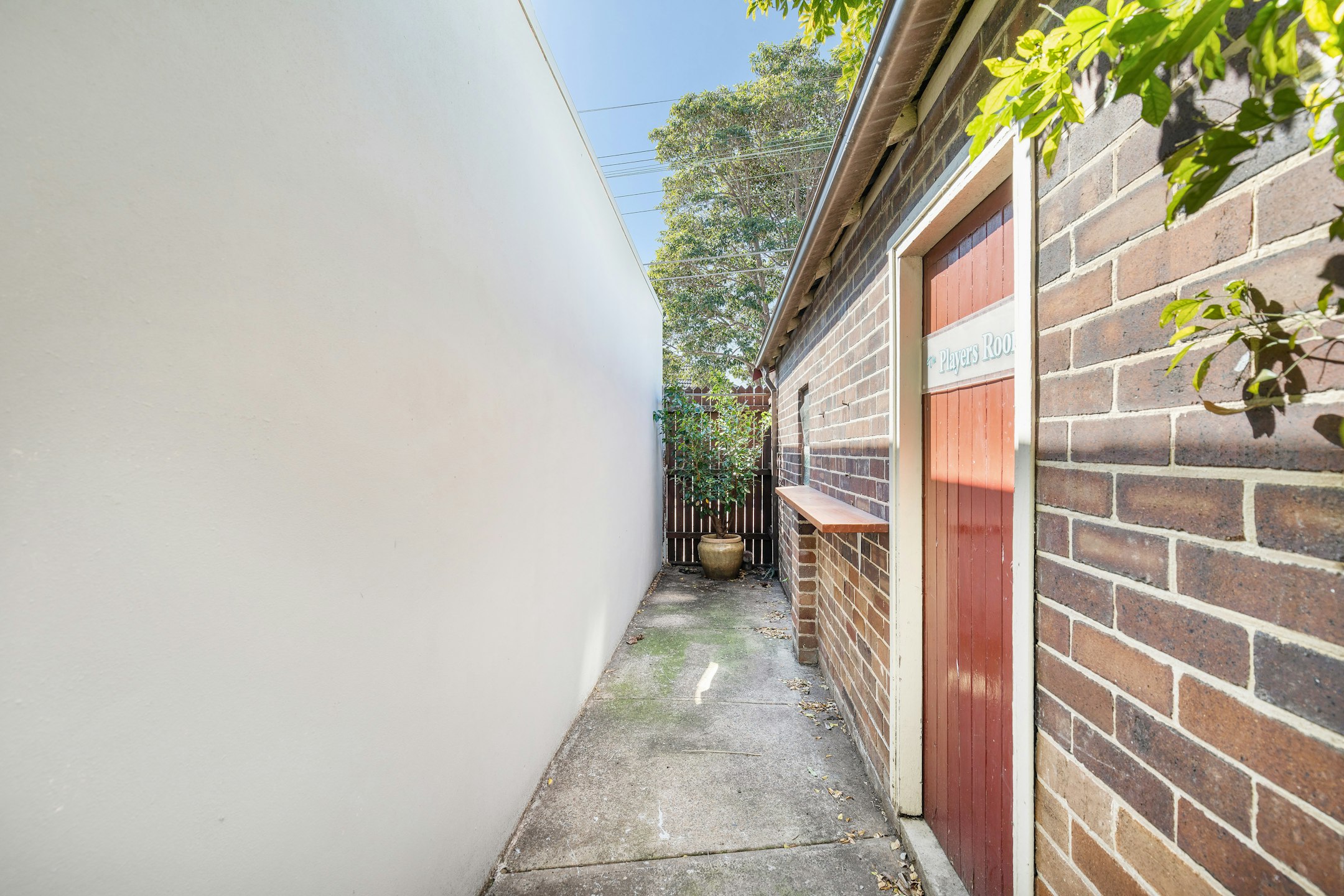 alley