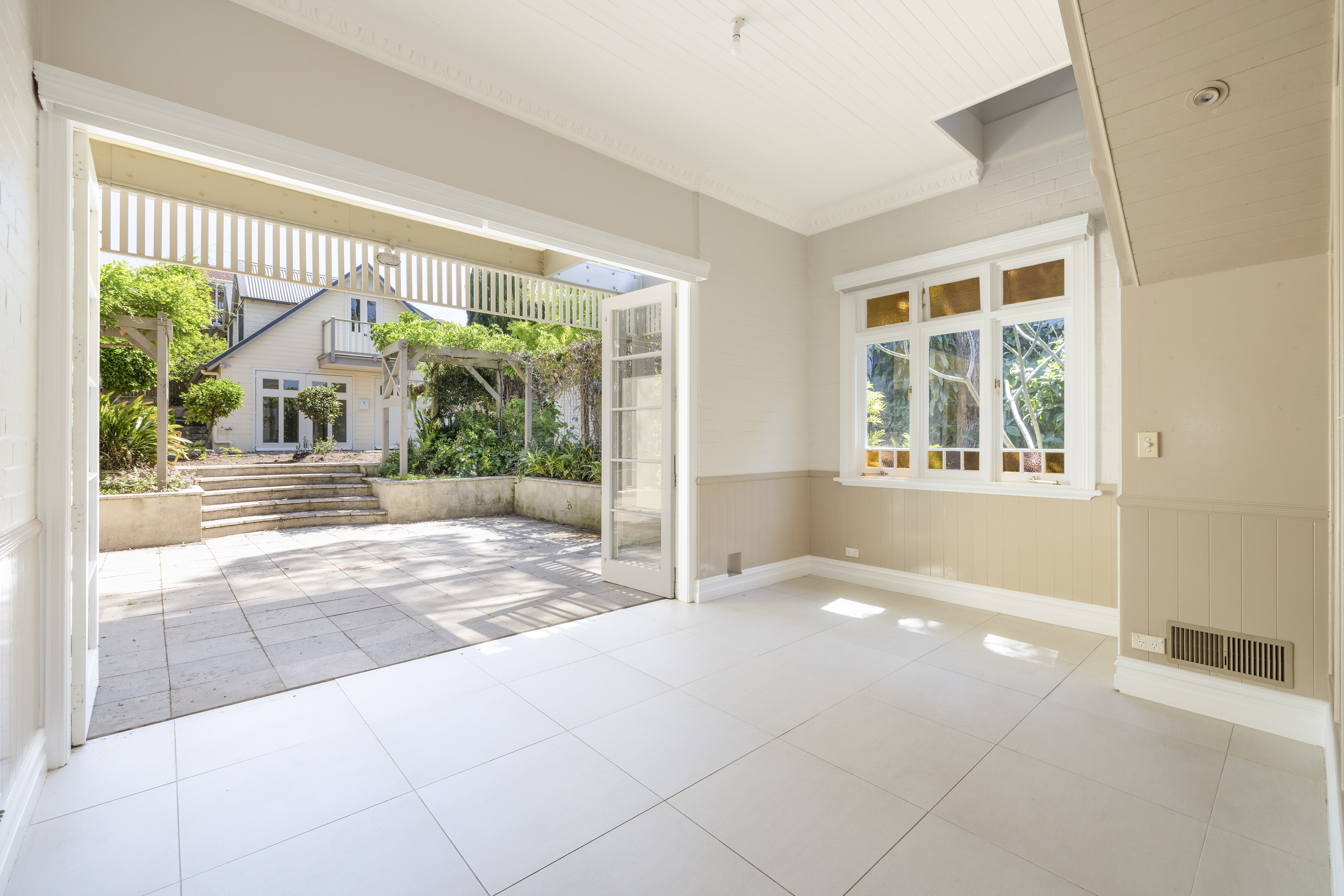 7 Crown Street, Henley - Thumbnail 2