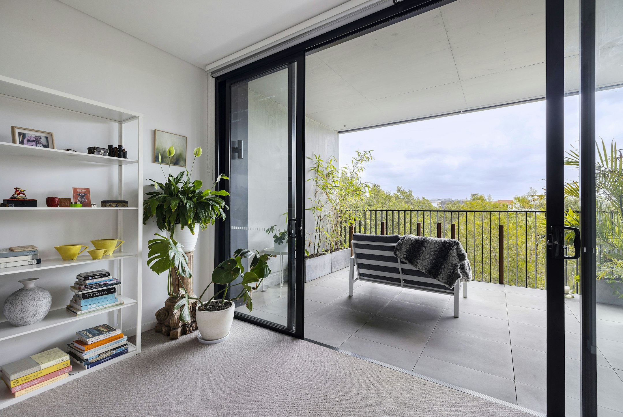 balcony
