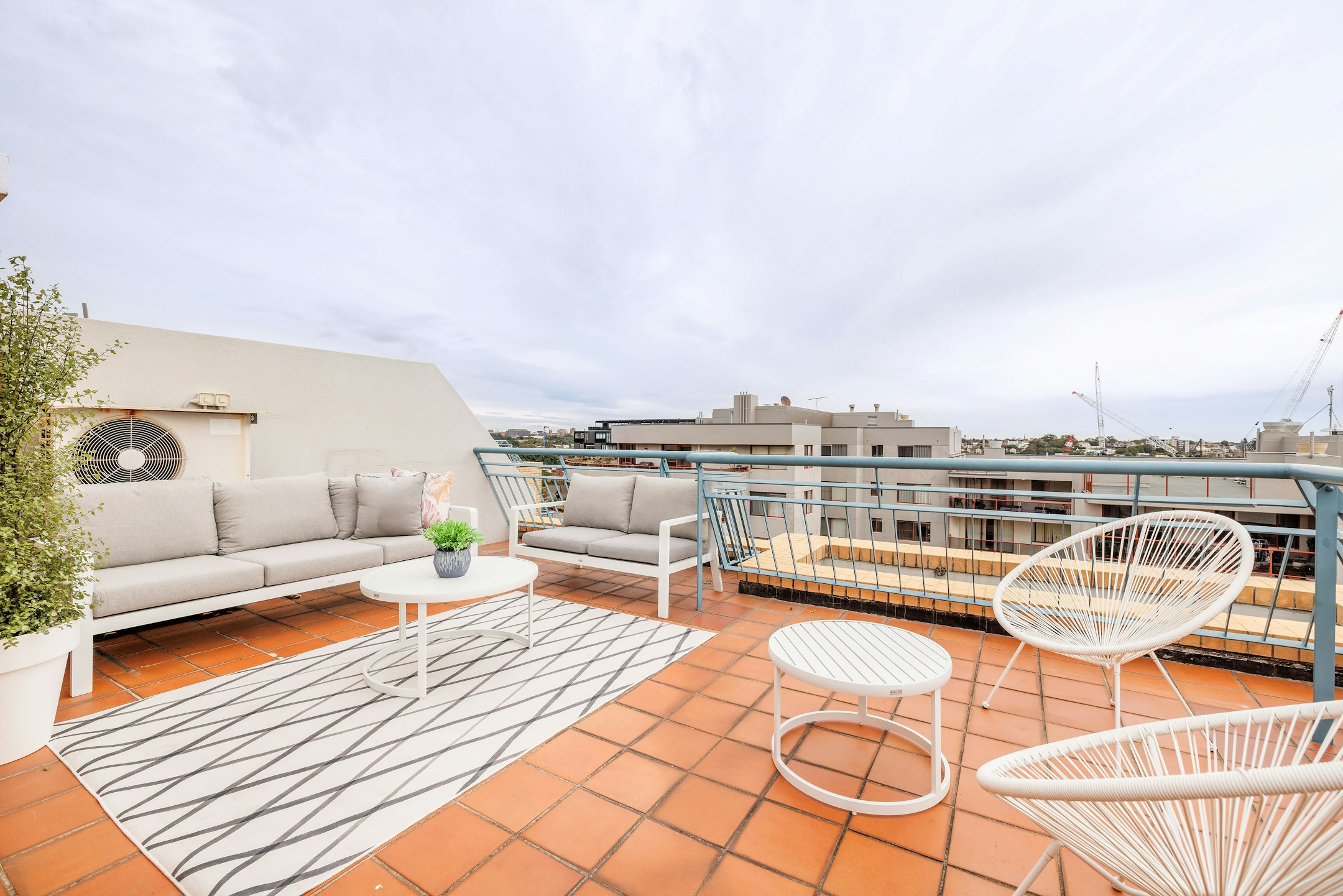 balcony