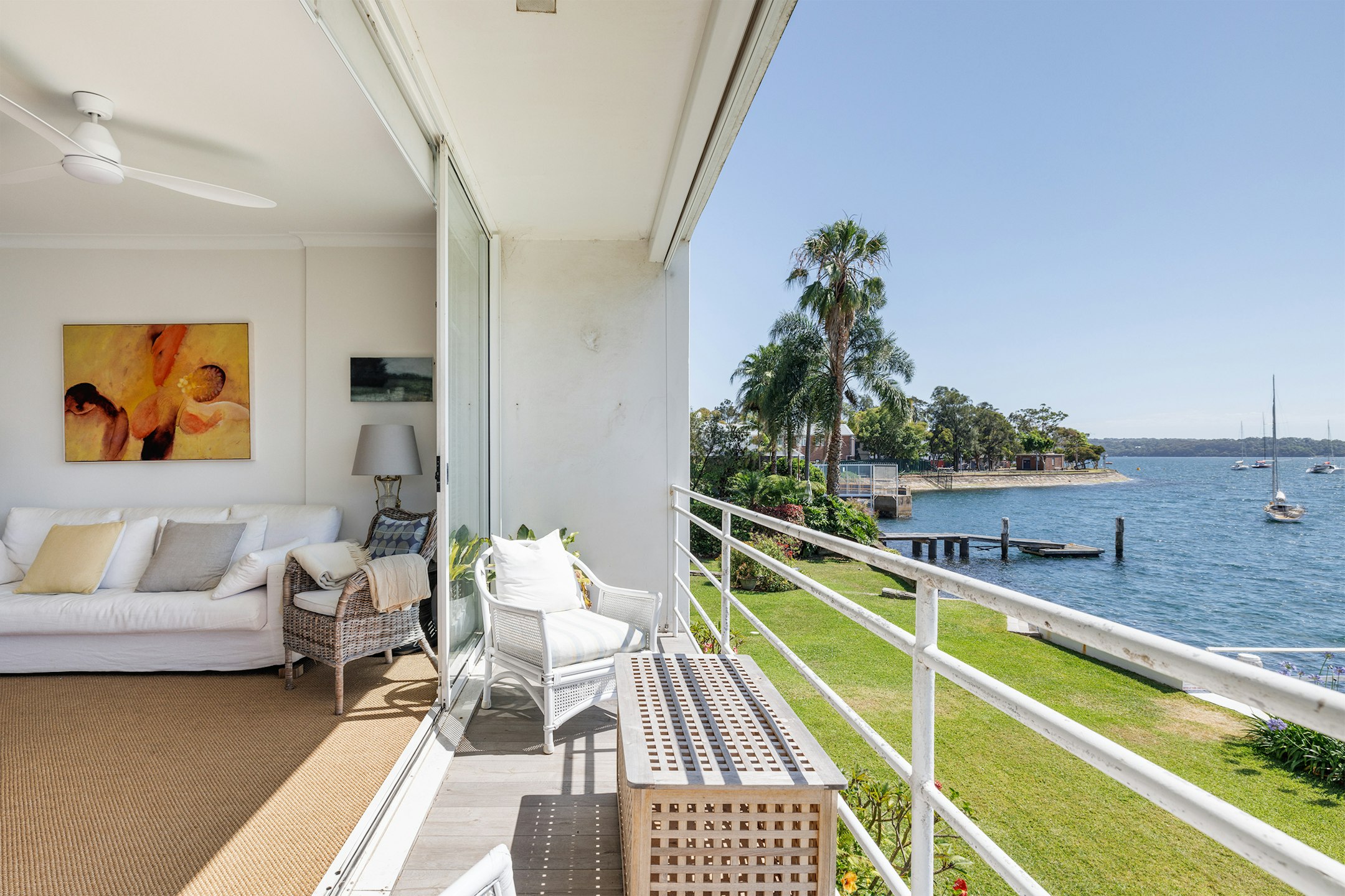 balcony