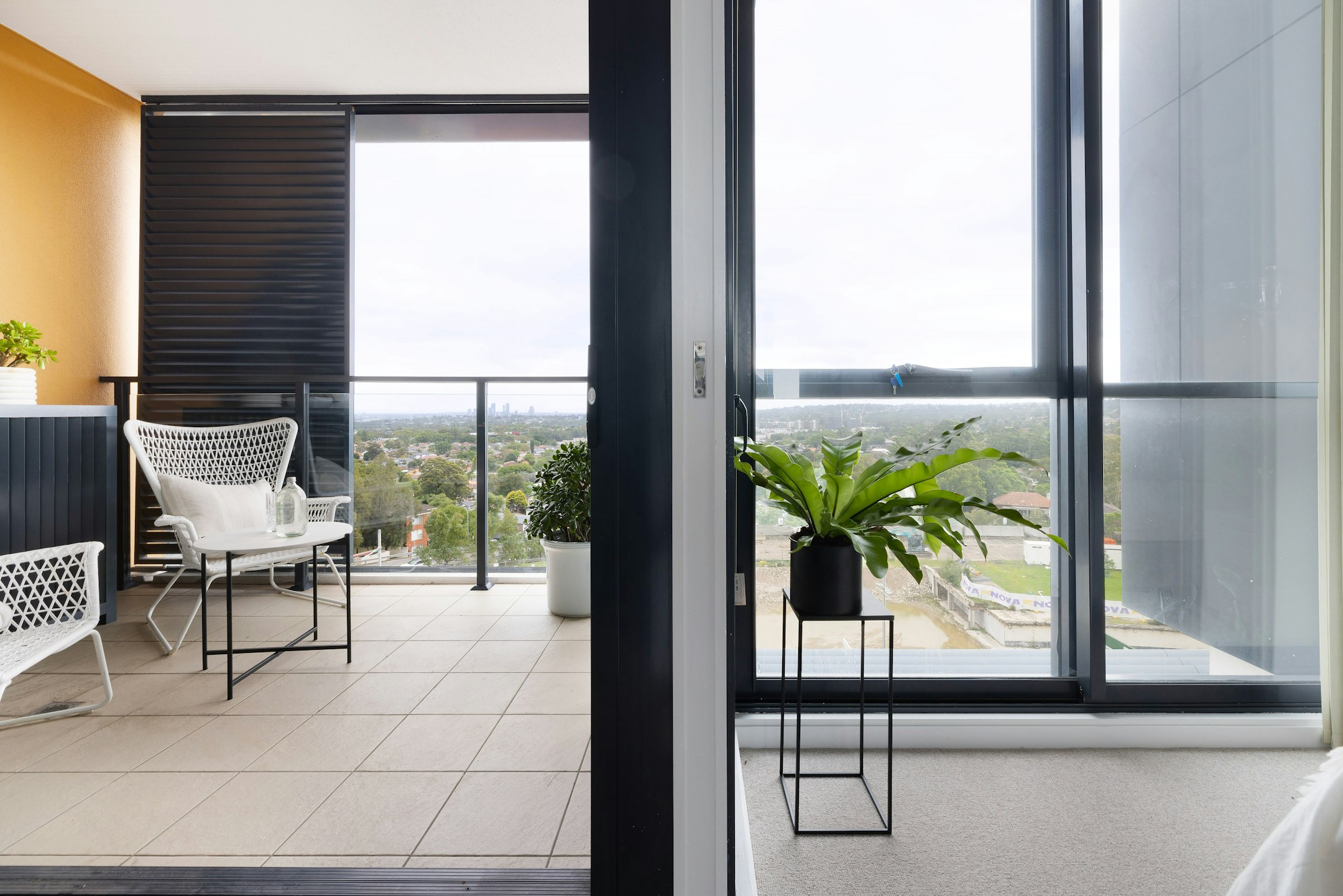 balcony