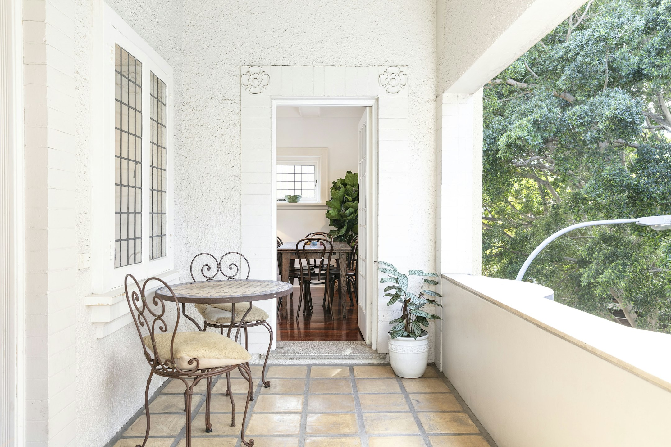 balcony