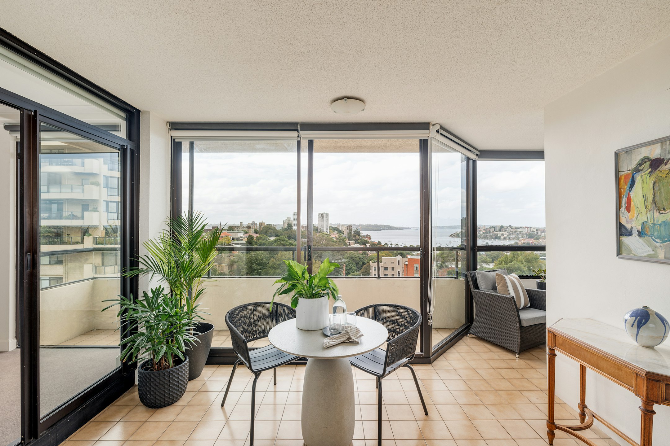 balcony