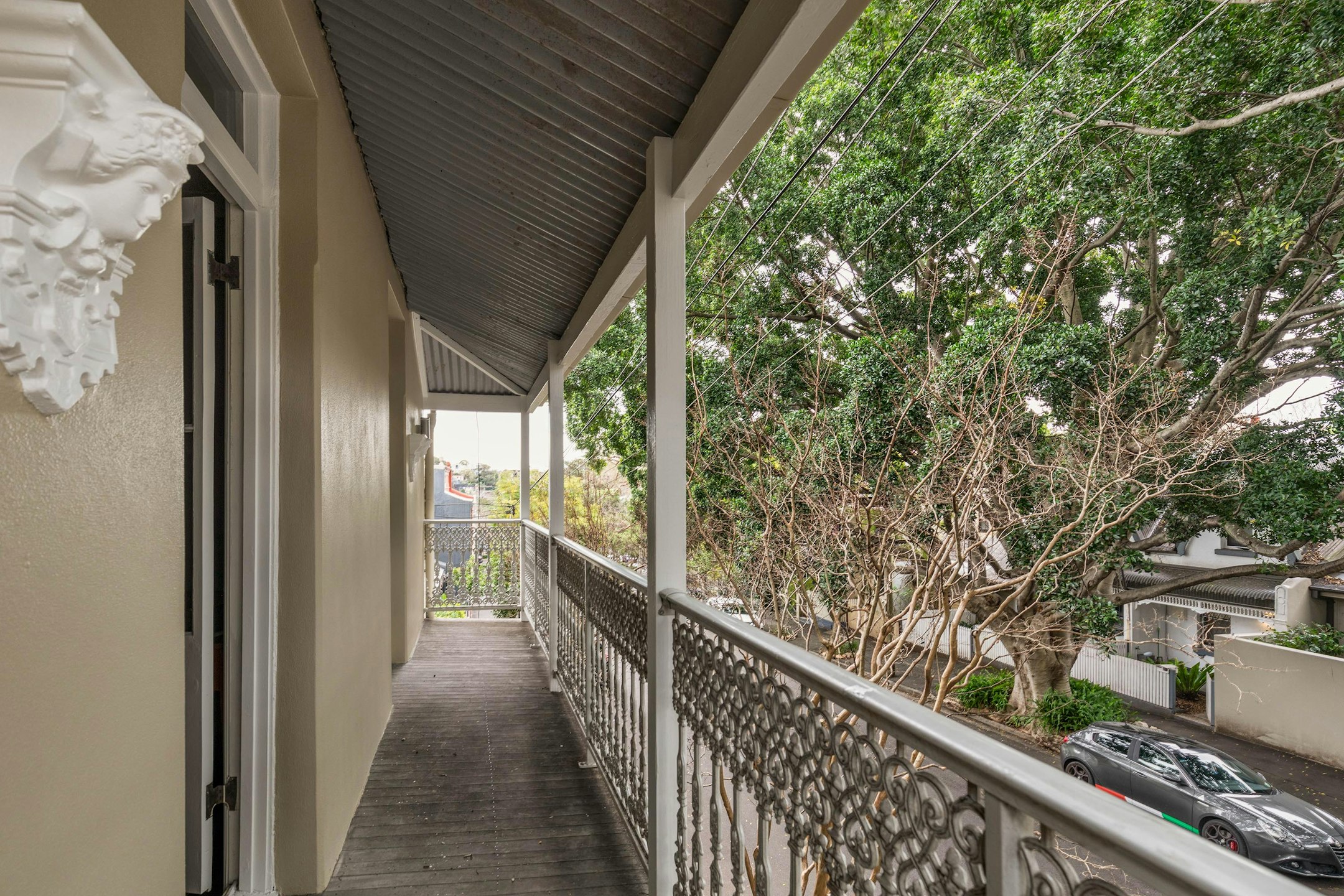 balcony