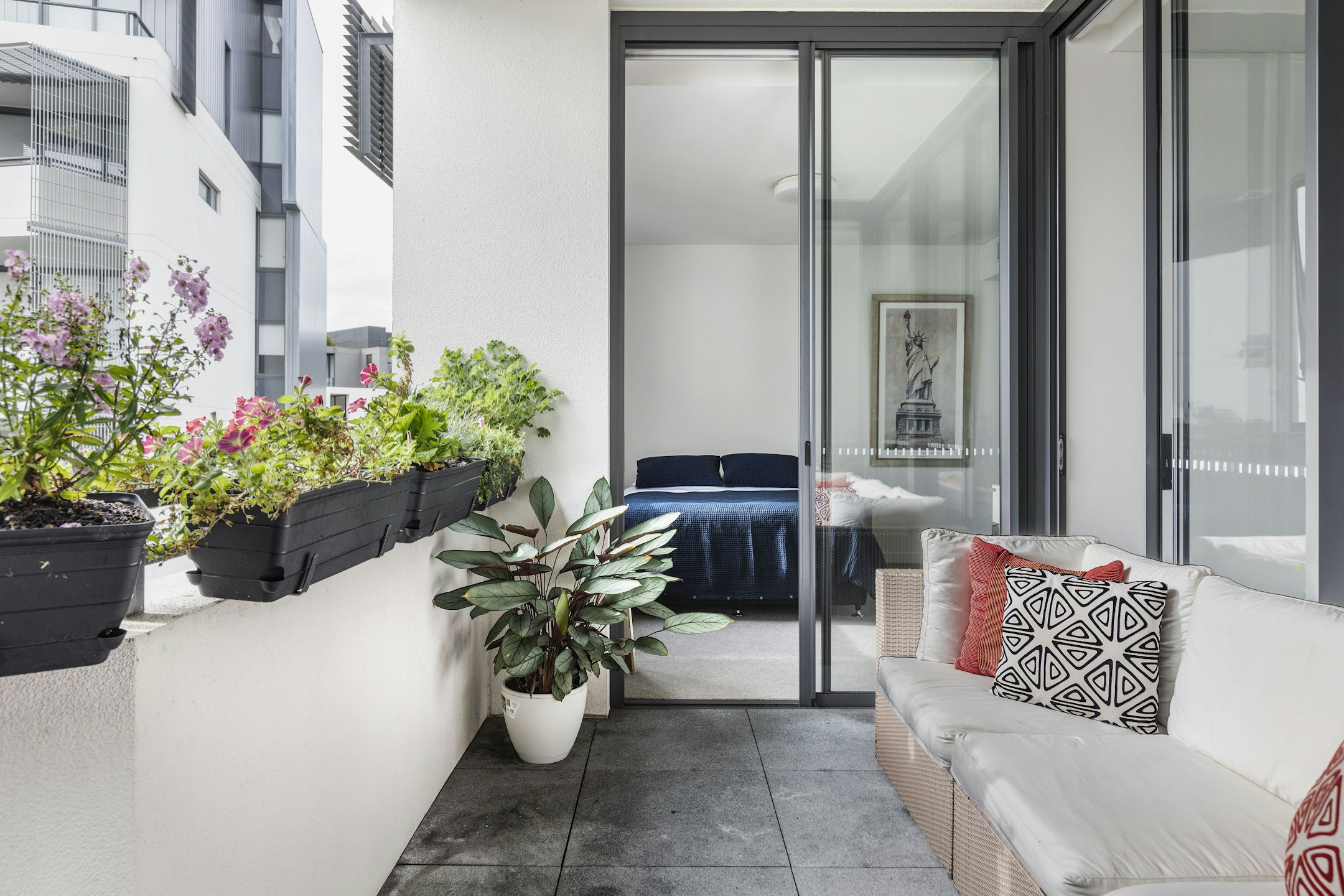 balcony