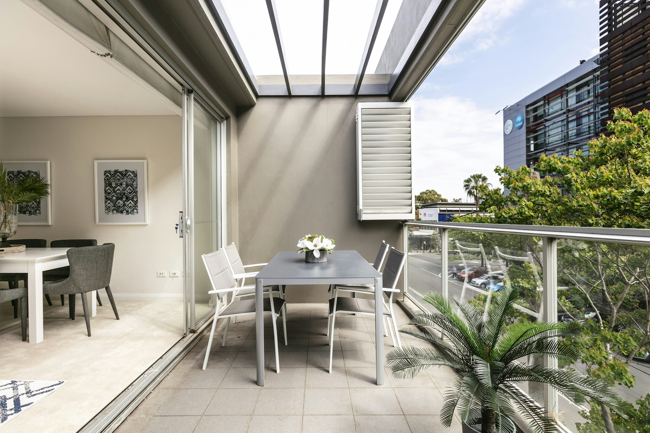 balcony