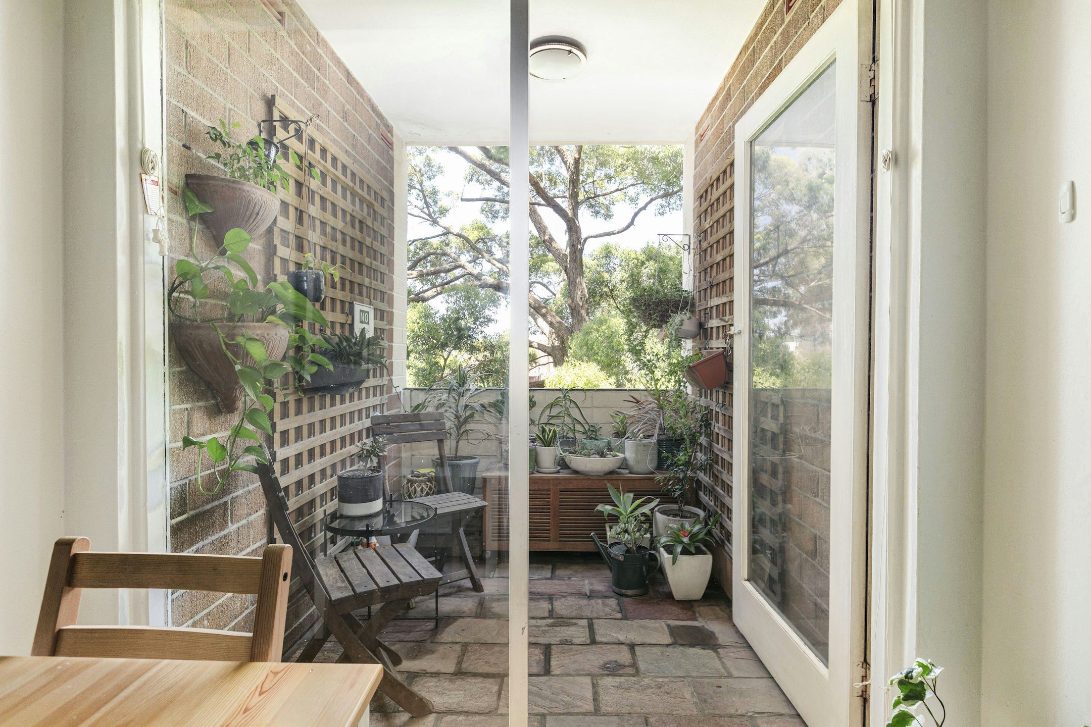 balcony