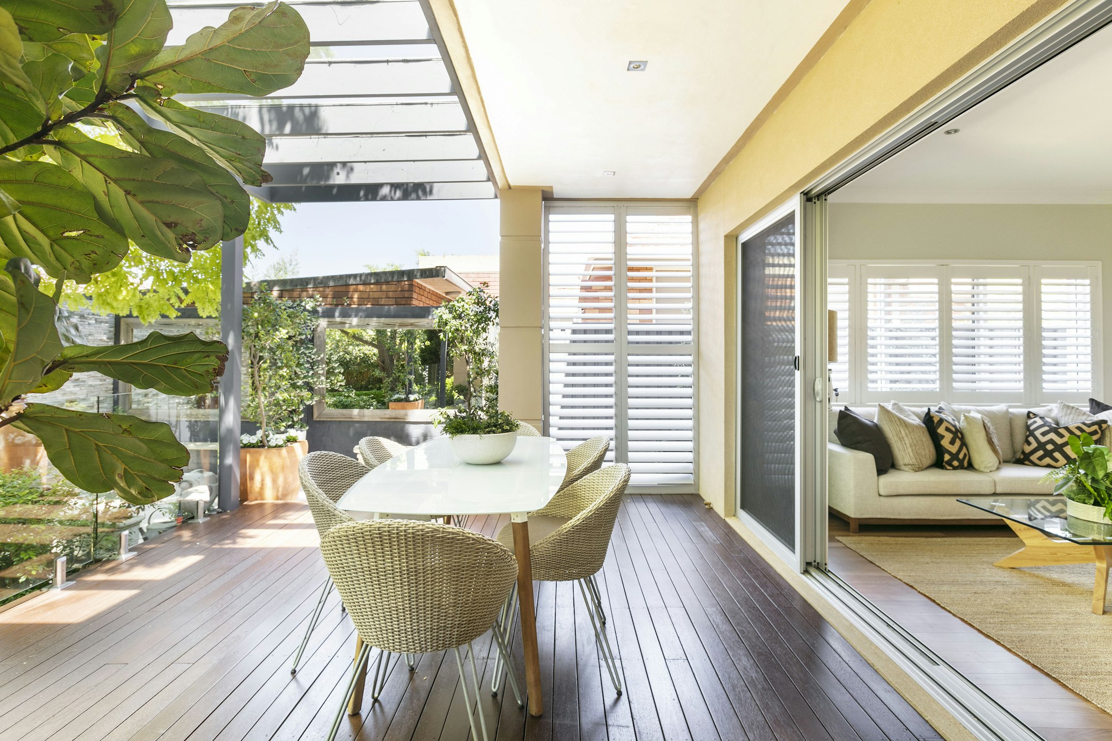 balcony
