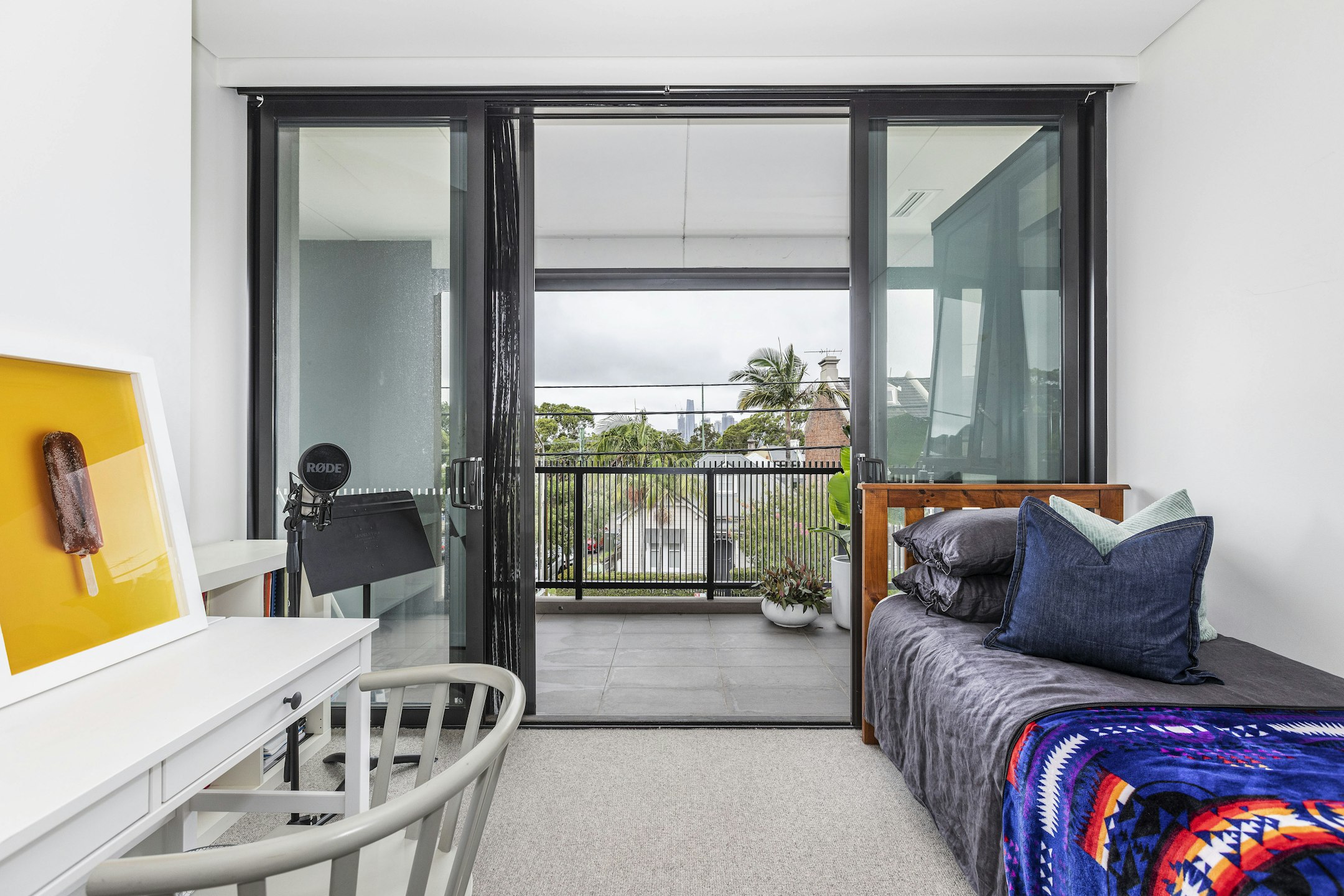 balcony