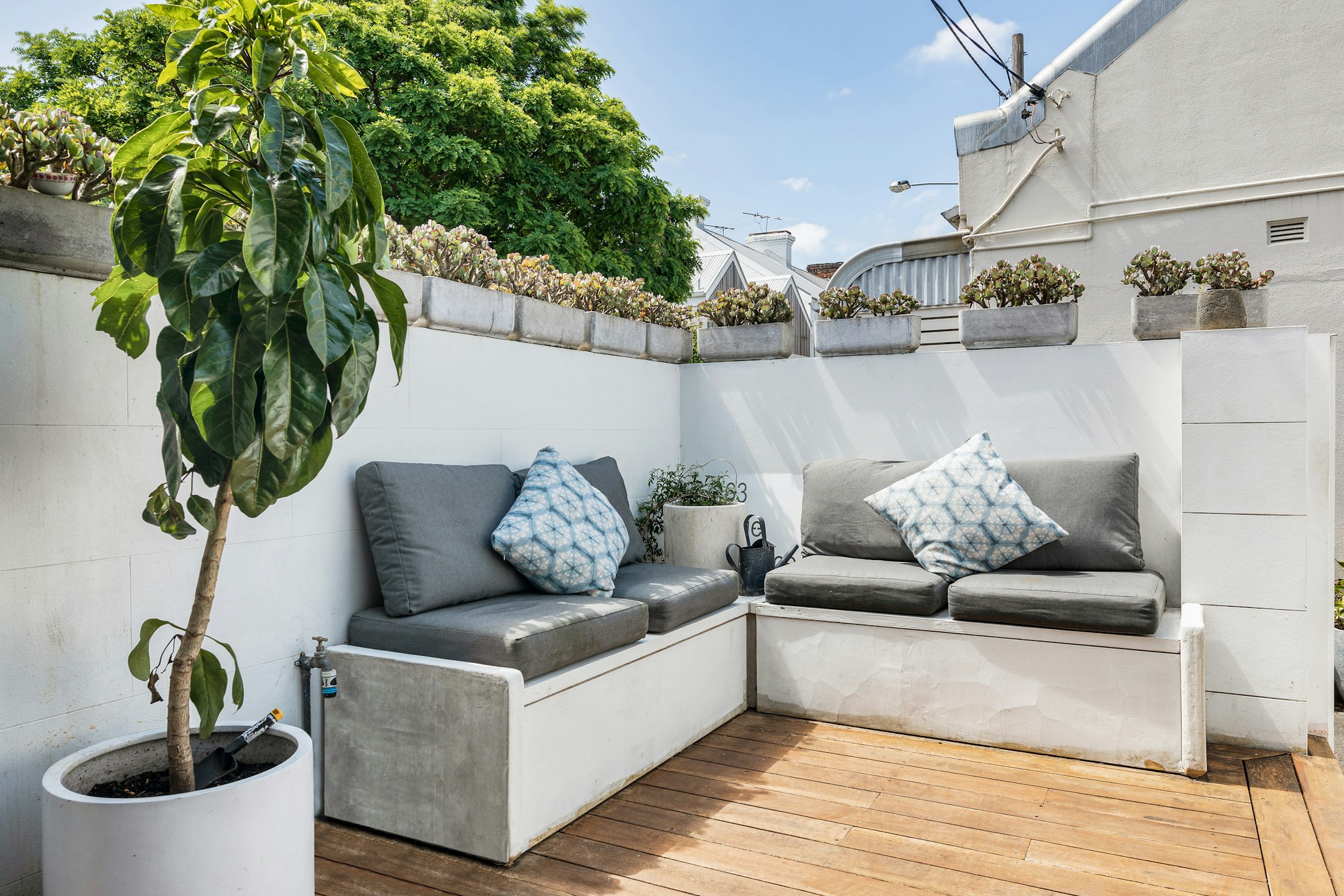 balcony