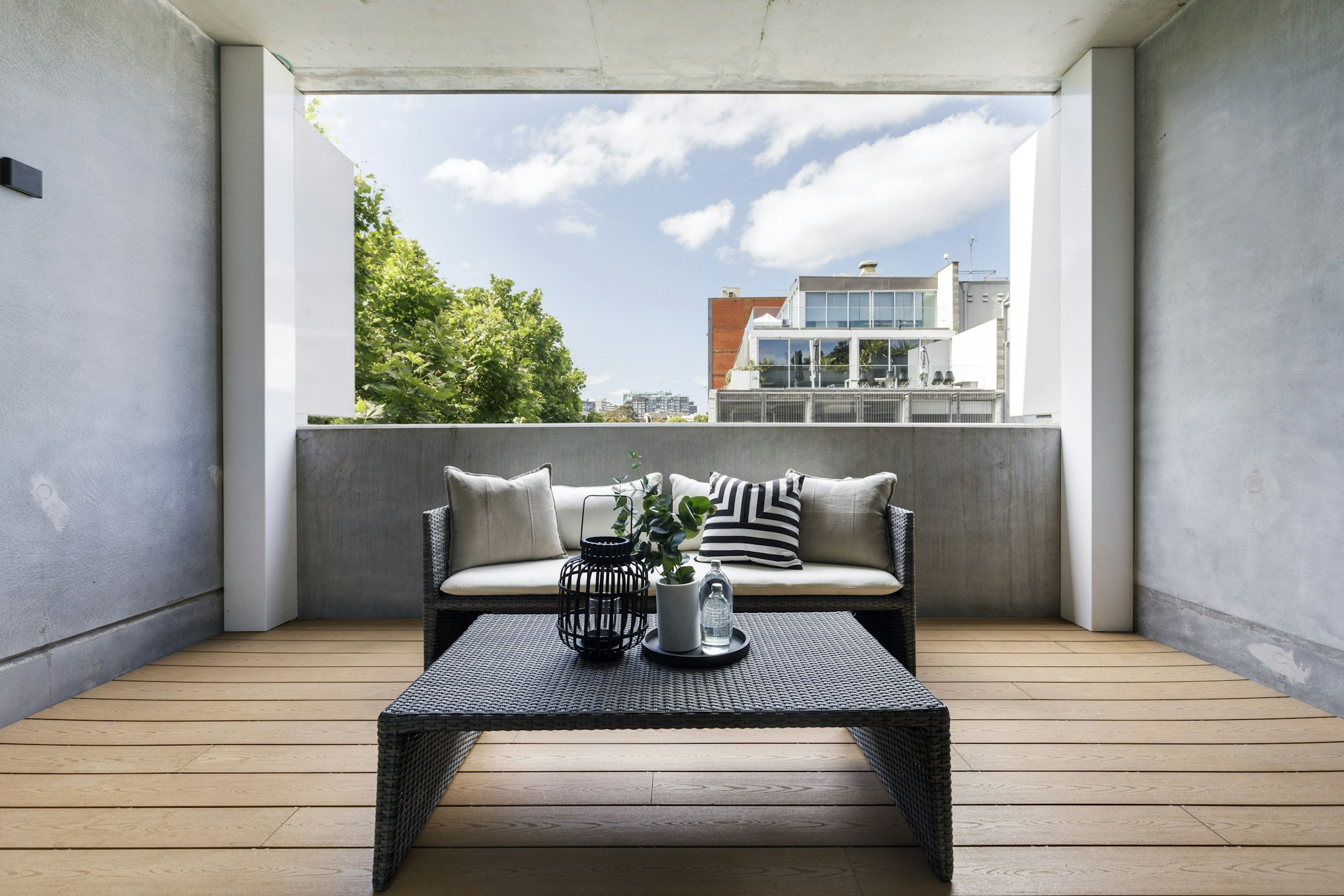 balcony