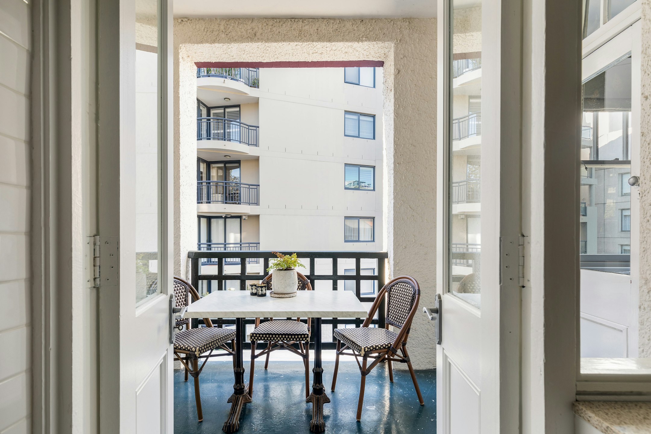 balcony