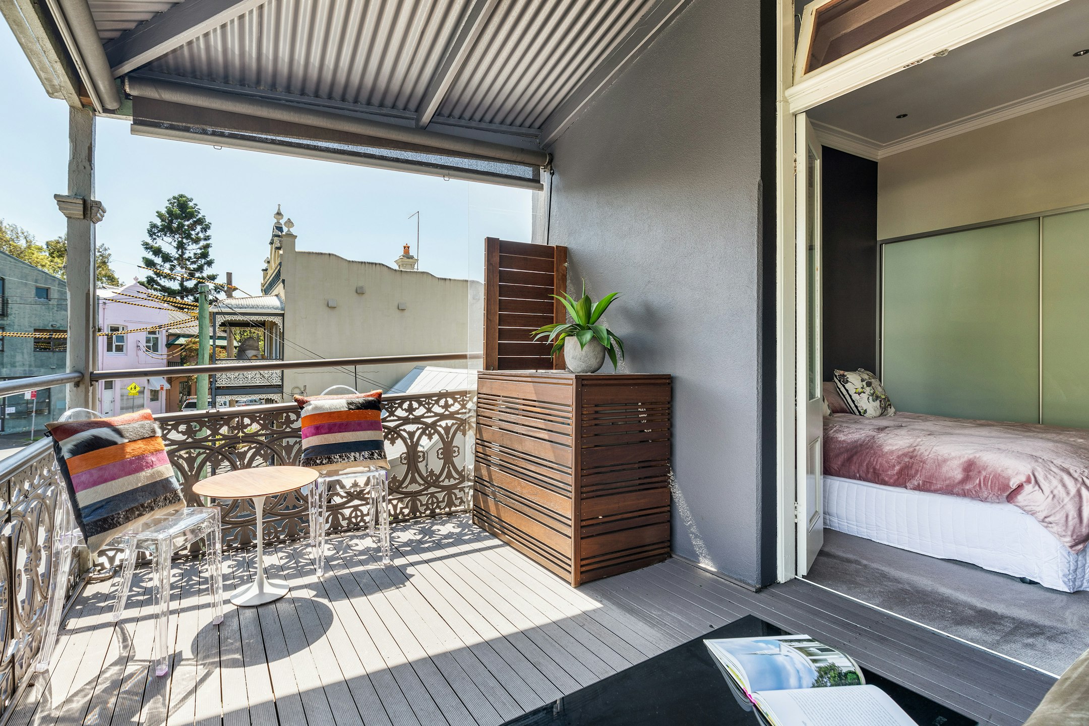 balcony