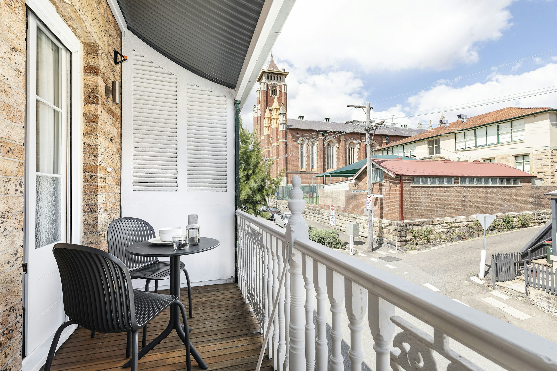balcony