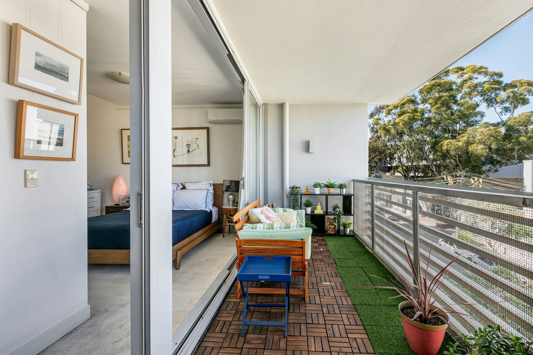 balcony