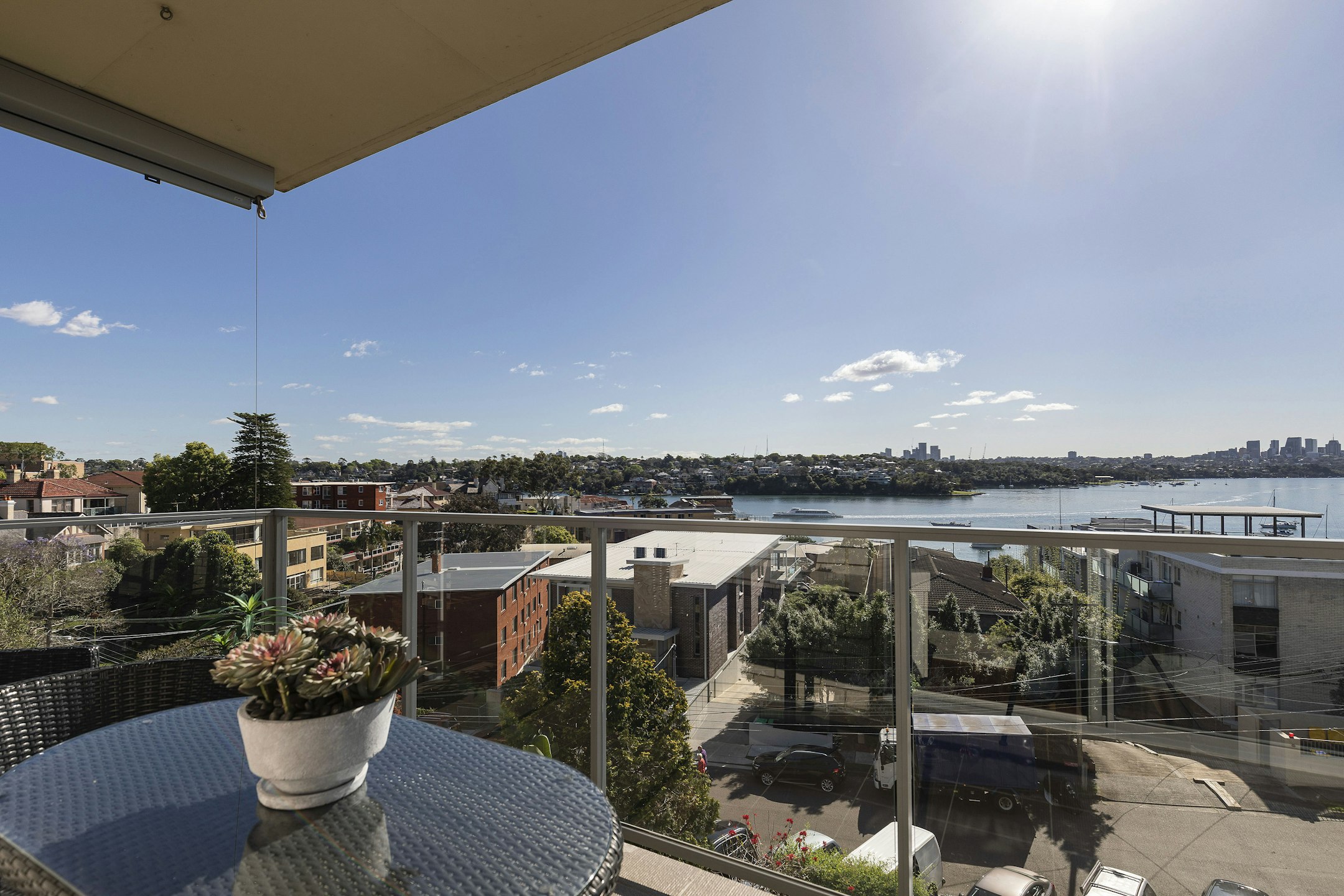 balcony