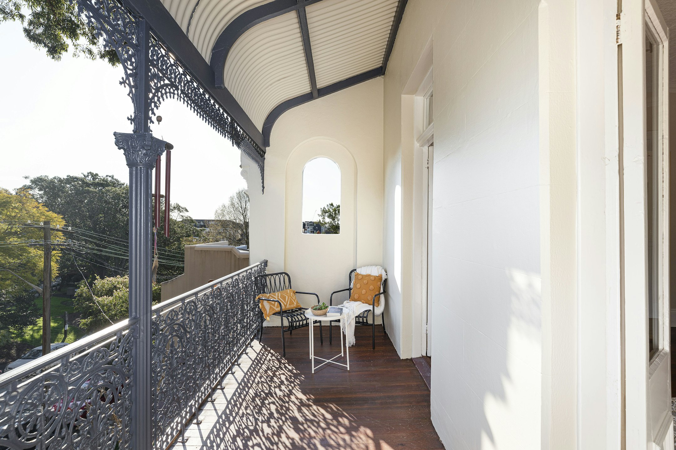 balcony