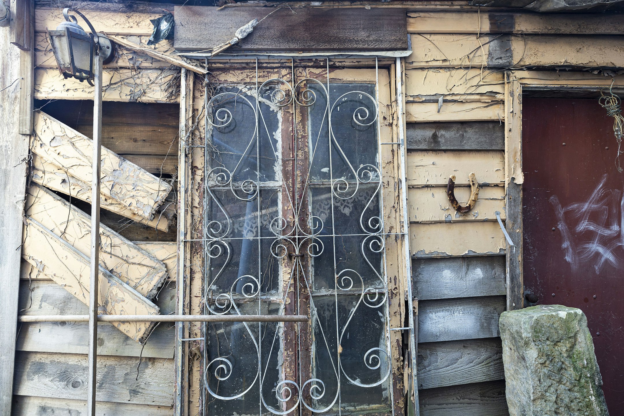 gate