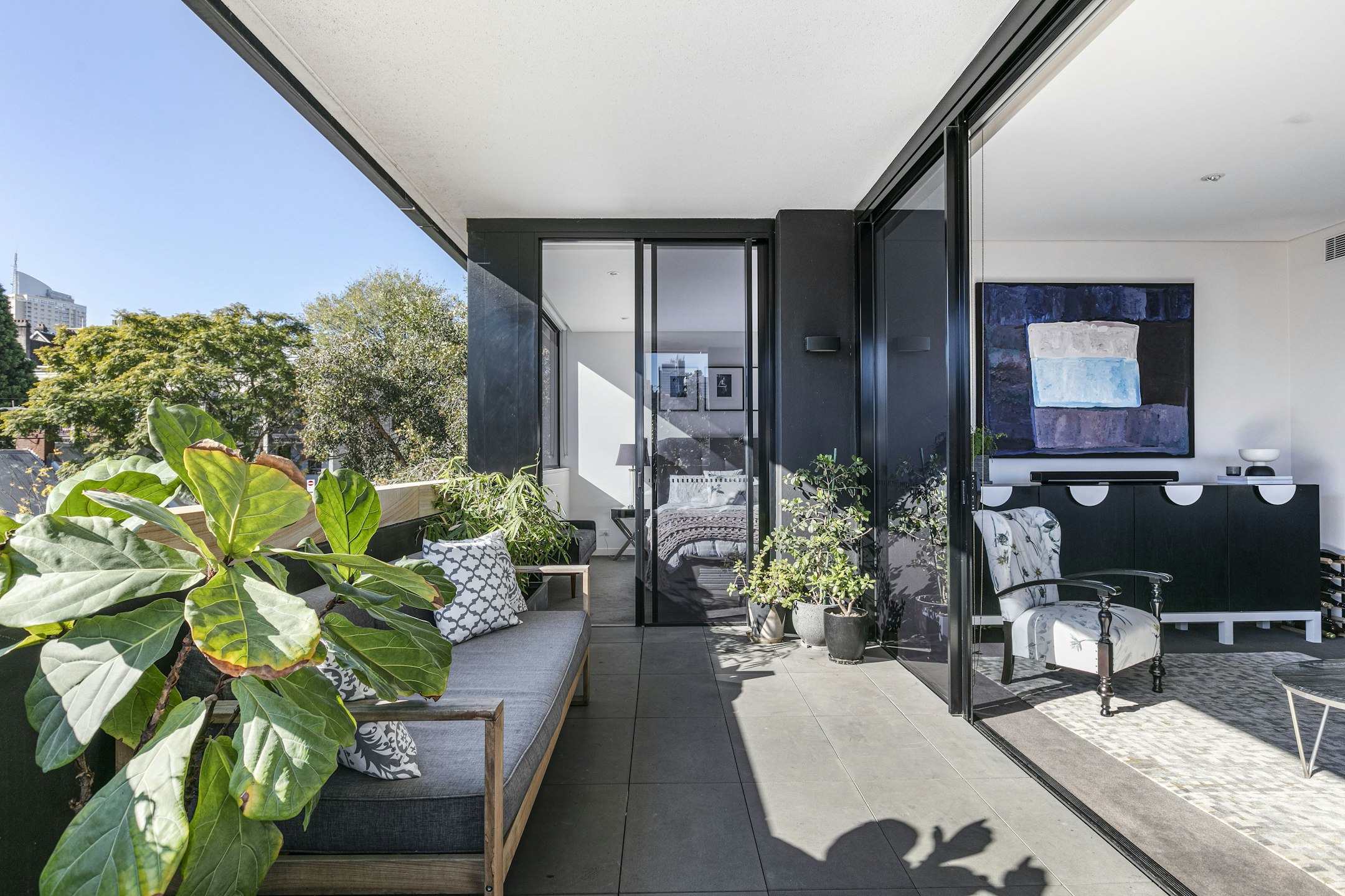 balcony