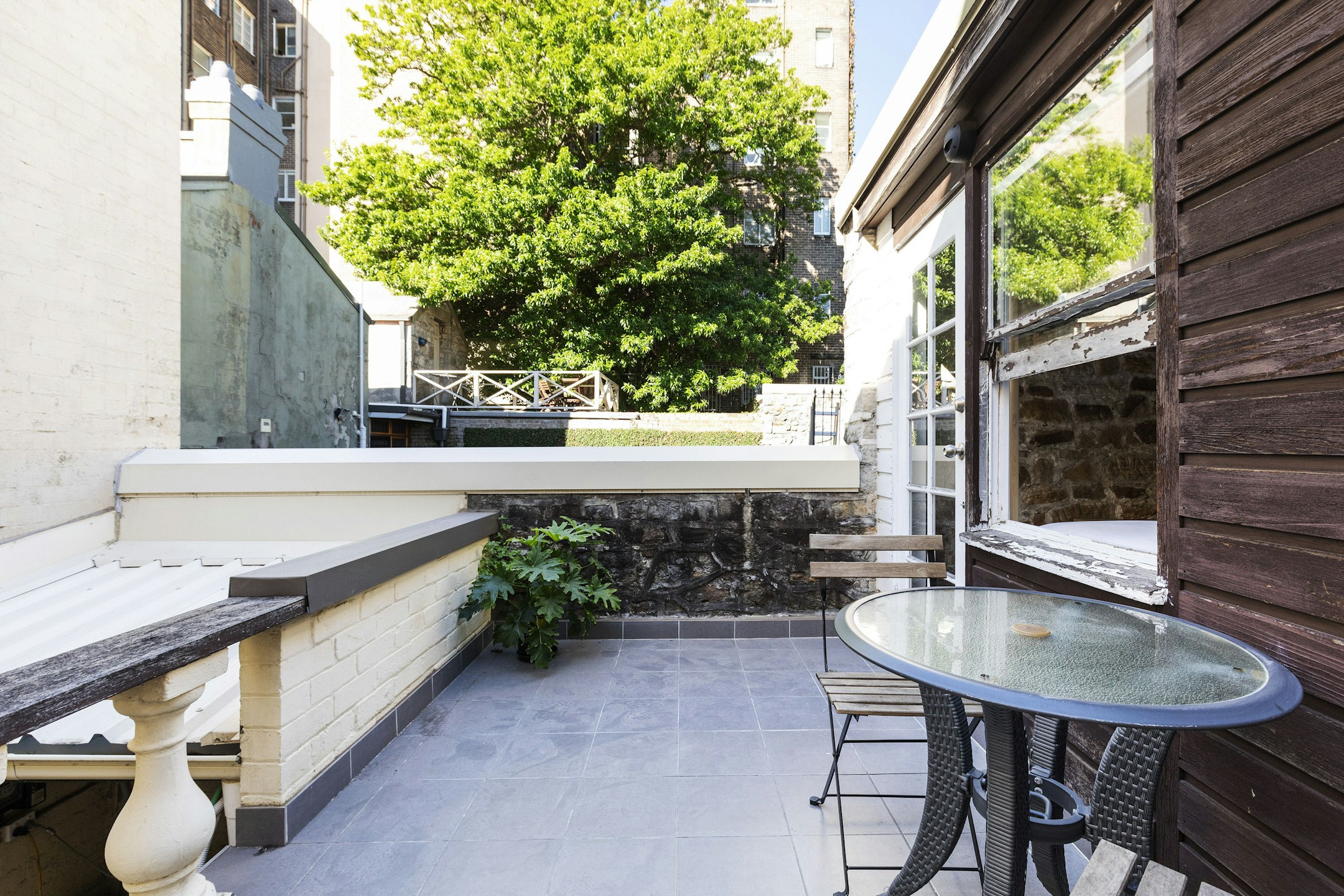 balcony